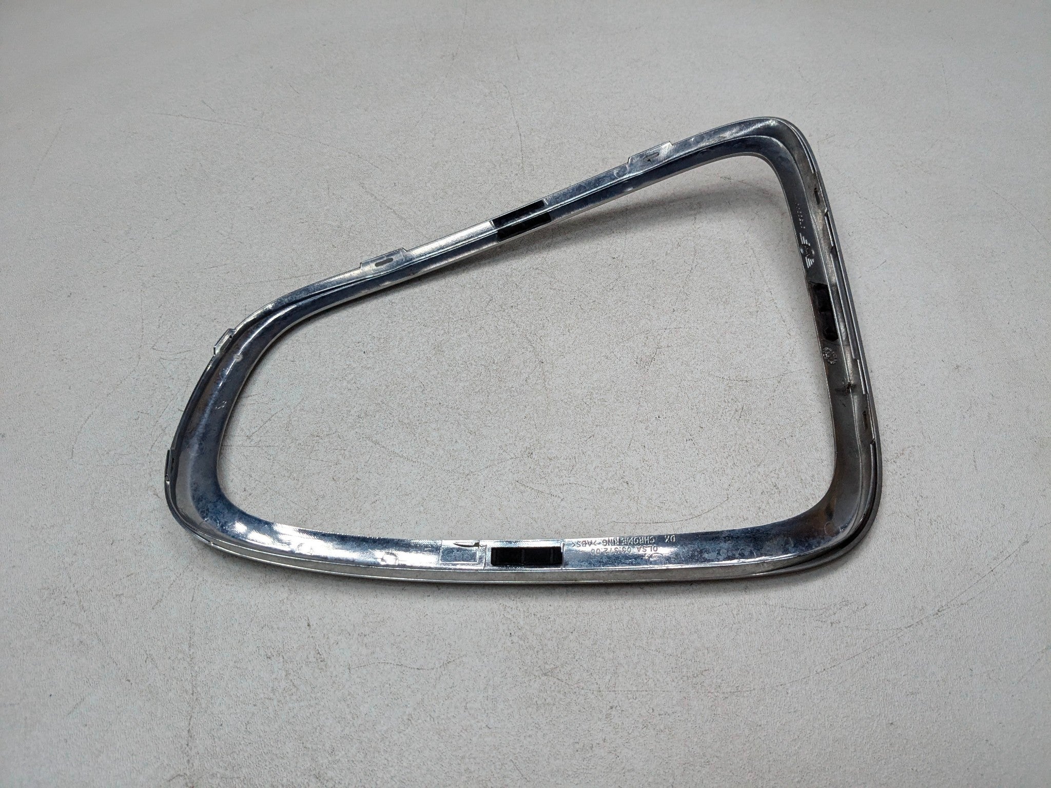 2011 - 2013 MINI COOPER OEM TAILLIGHT COVER TRIM BEZEL REAR RIGHT PASSENGER SIDE