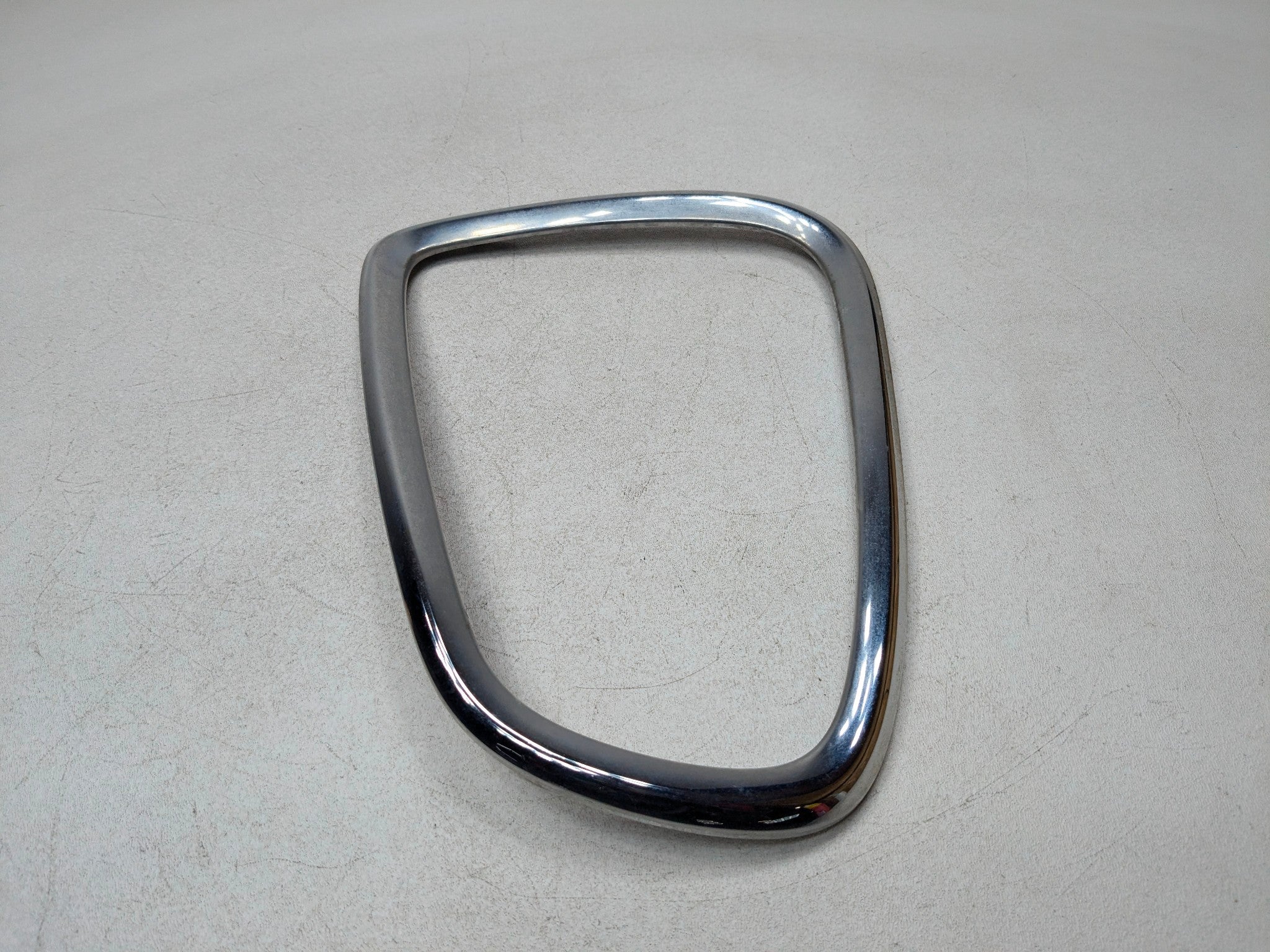 2011 - 2013 MINI COOPER OEM TAIL LIGHT COVER TRIM BEZEL REAR LEFT DRIVER SIDE