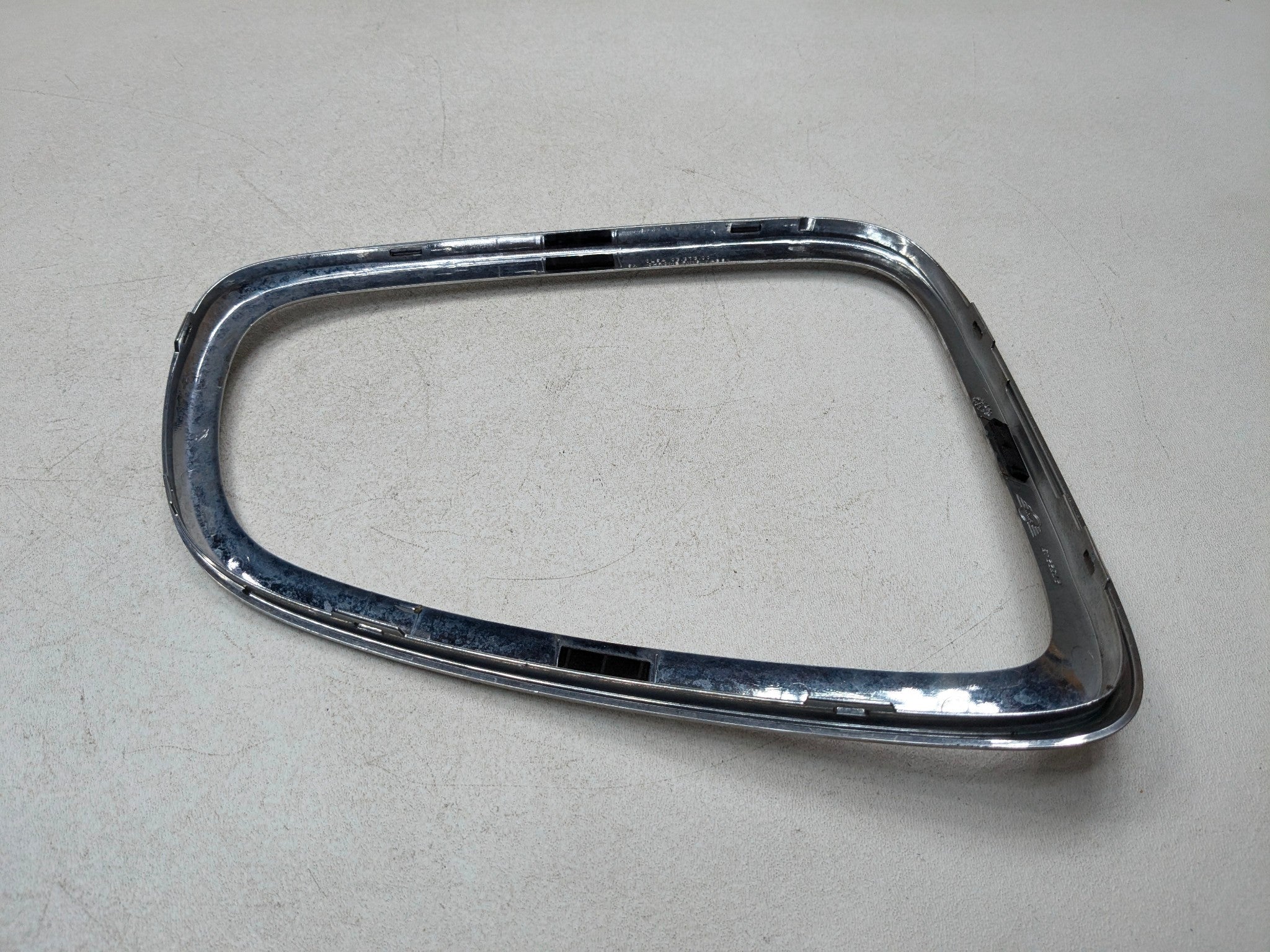 2011 - 2013 MINI COOPER OEM TAIL LIGHT COVER TRIM BEZEL REAR LEFT DRIVER SIDE