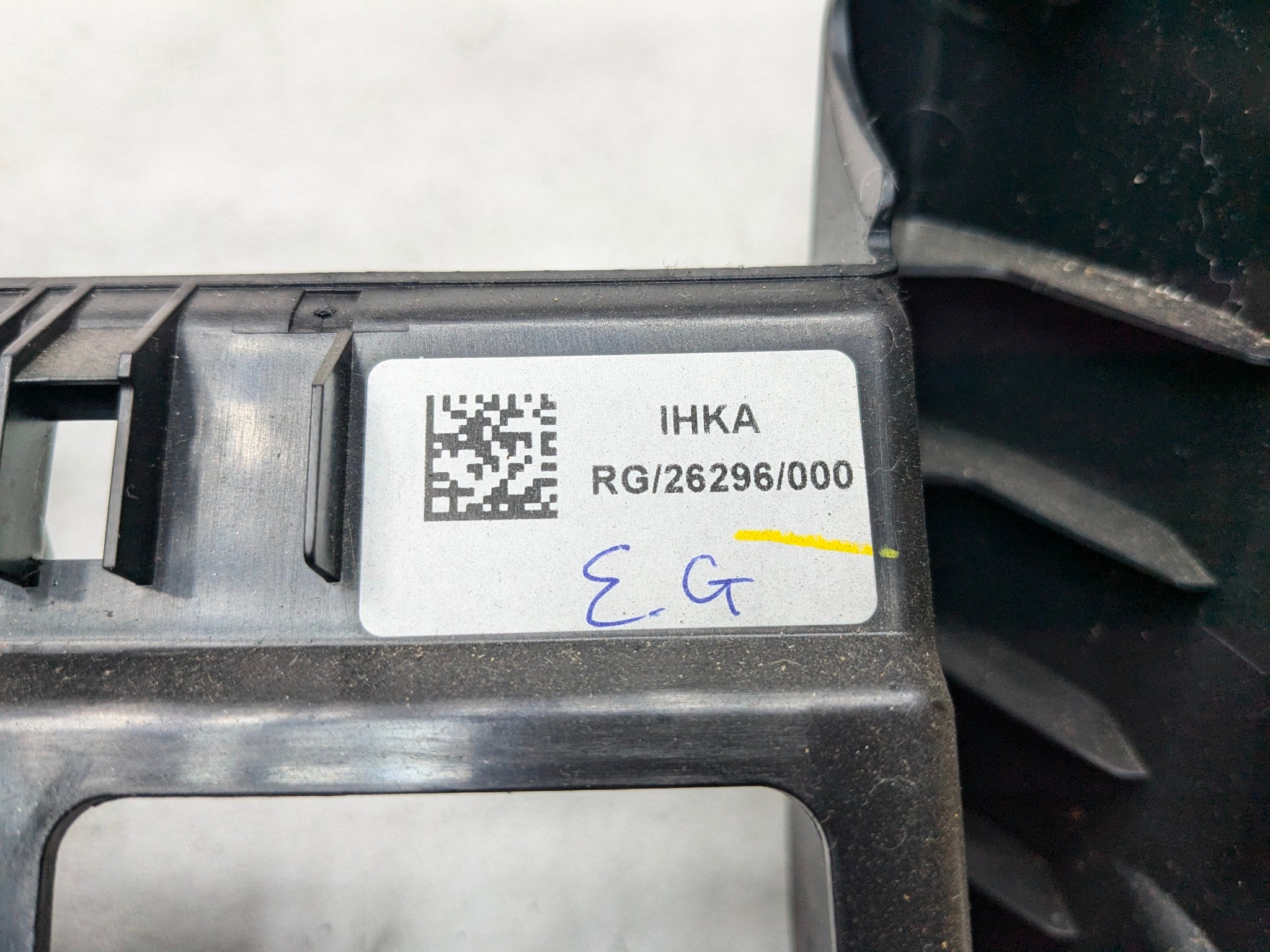 2011 - 2013 MINI COOPER OEM CENTER CONSOLE DASH RADIO AC CLIMATE TRIM BEZEL