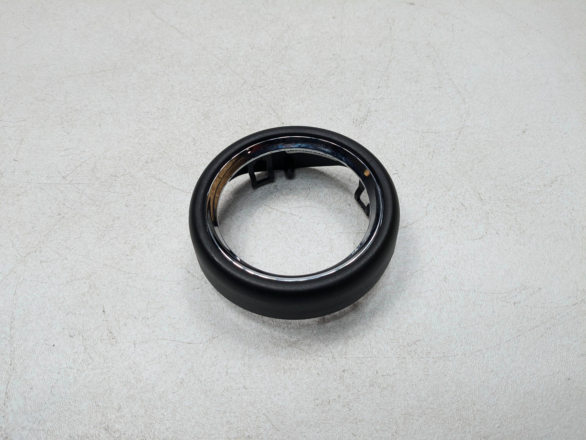 2011 - 2013 MINI COOPER OEM DOOR OPENER SURROUND TRIM FRONT RIGHT PASSENGER SIDE