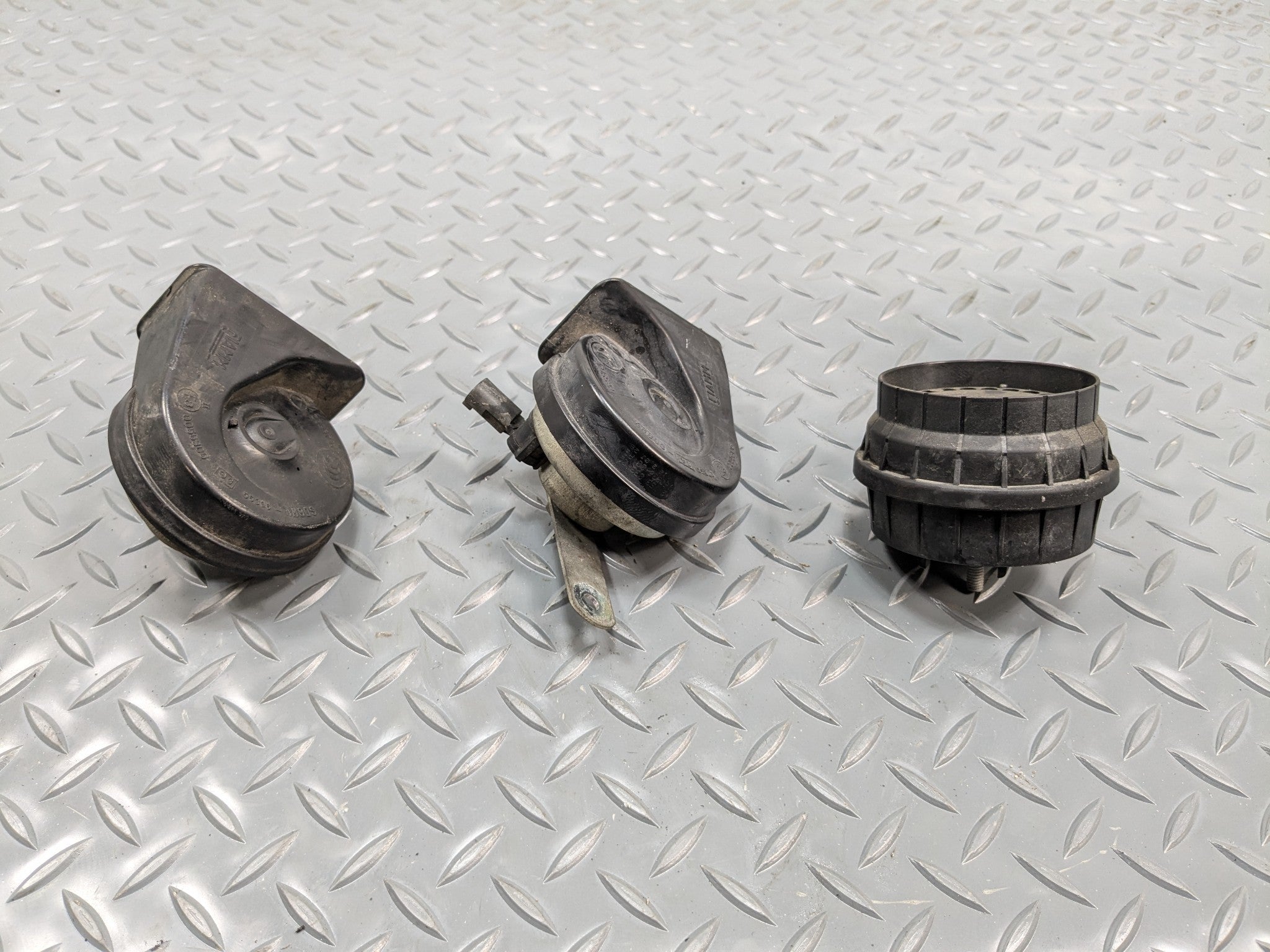 2011 - 2013 MINI COOPER OEM DUAL NOTE HORN HIGH AND LOW TONE ALARM SIREN SIGNAL