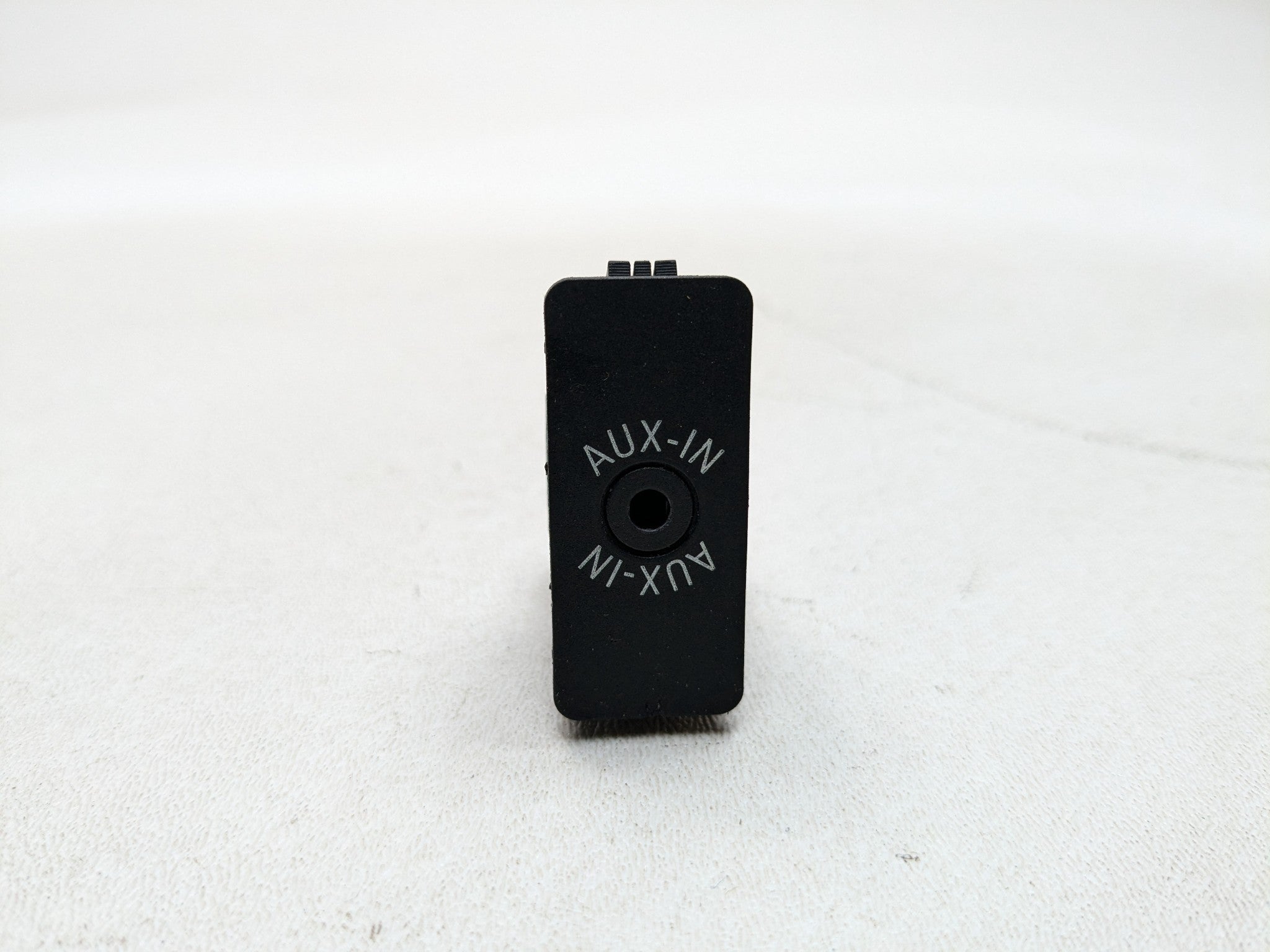 2011 - 2013 MINI COOPER OEM AUX INPUT POWER OUTLET SWITCH JACK PORT