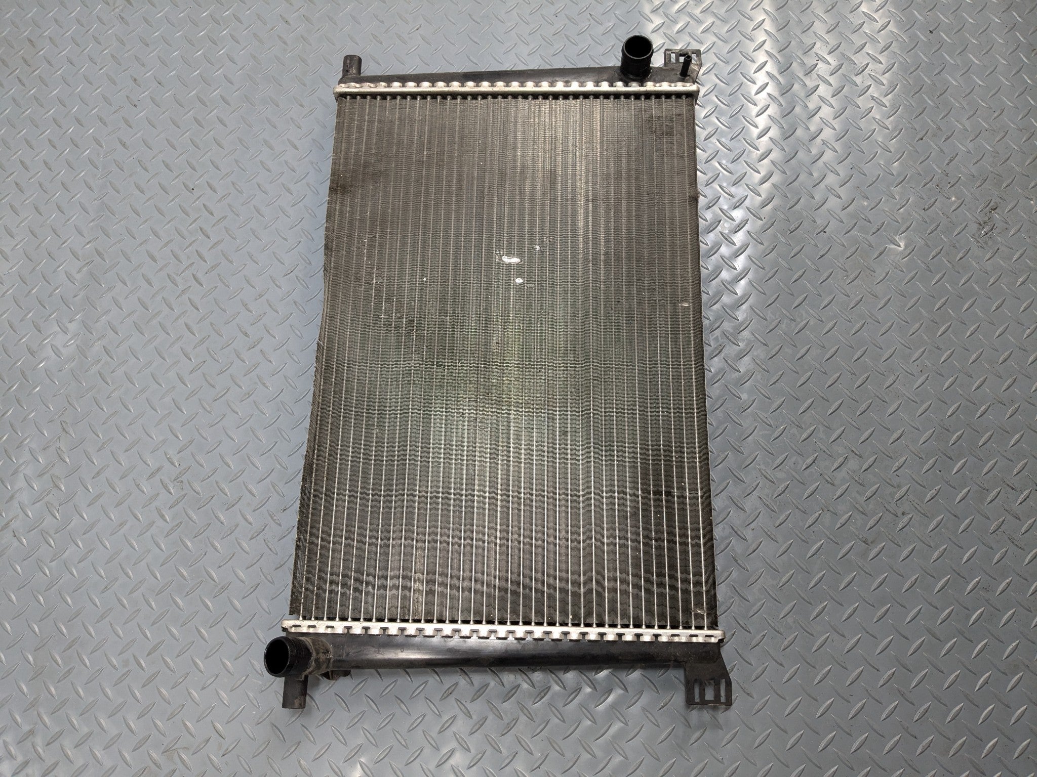 2011 - 2013 MINI COOPER OEM ENGINE MOTOR COOLING RADIATOR