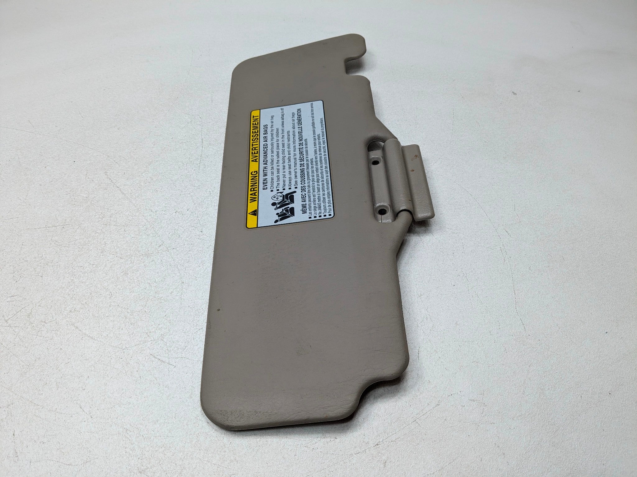 05-06 TOYOTA TUNDRA OEM SECONDARY SUN VISOR INTERIOR UPPER ROOF FRONT LEFT SIDE