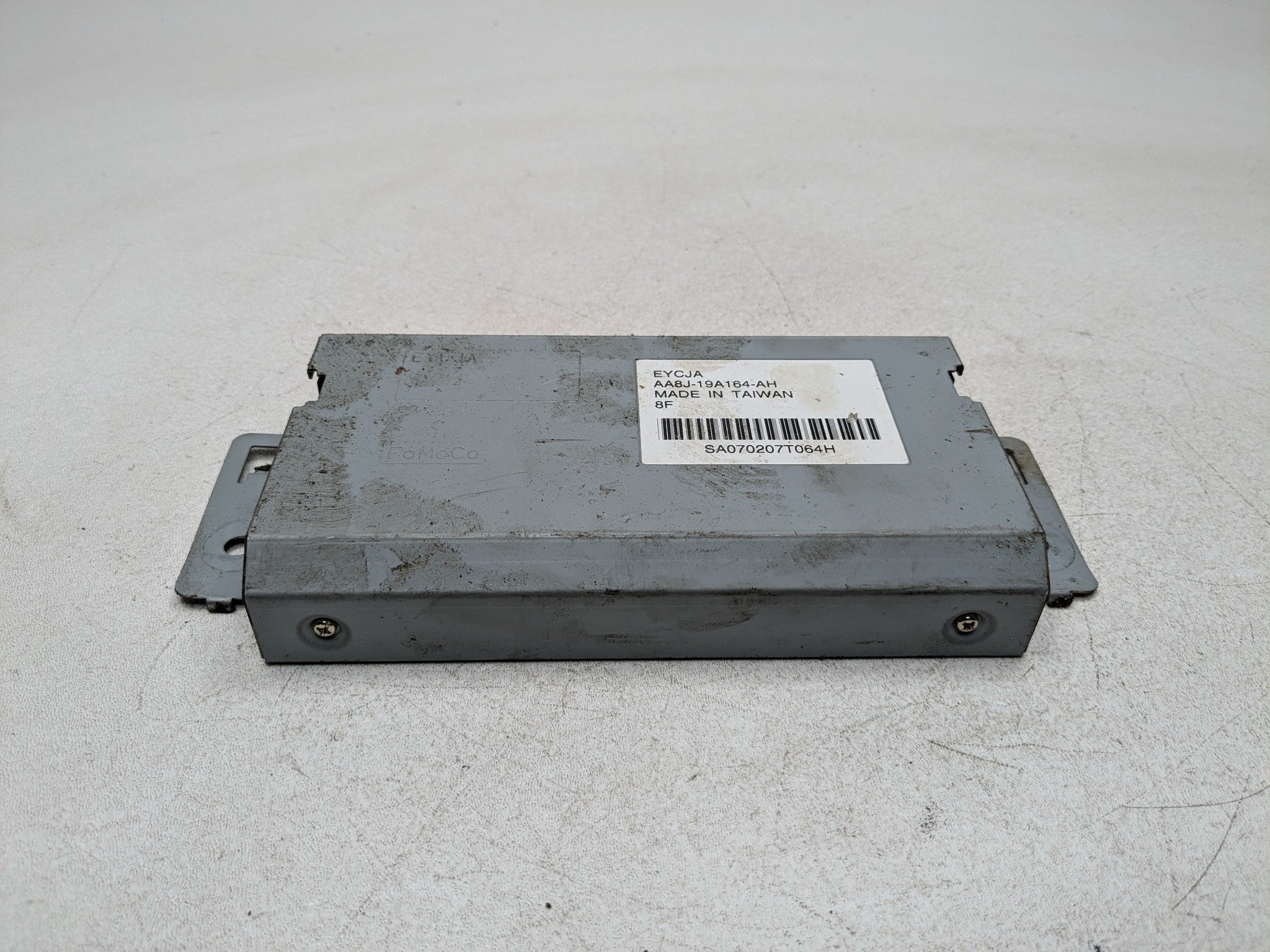 2010 - 2015 LINCOLN MKT OEM ENTERTAINMENT AUDIO VIDEO CONTROL MODULE UNIT