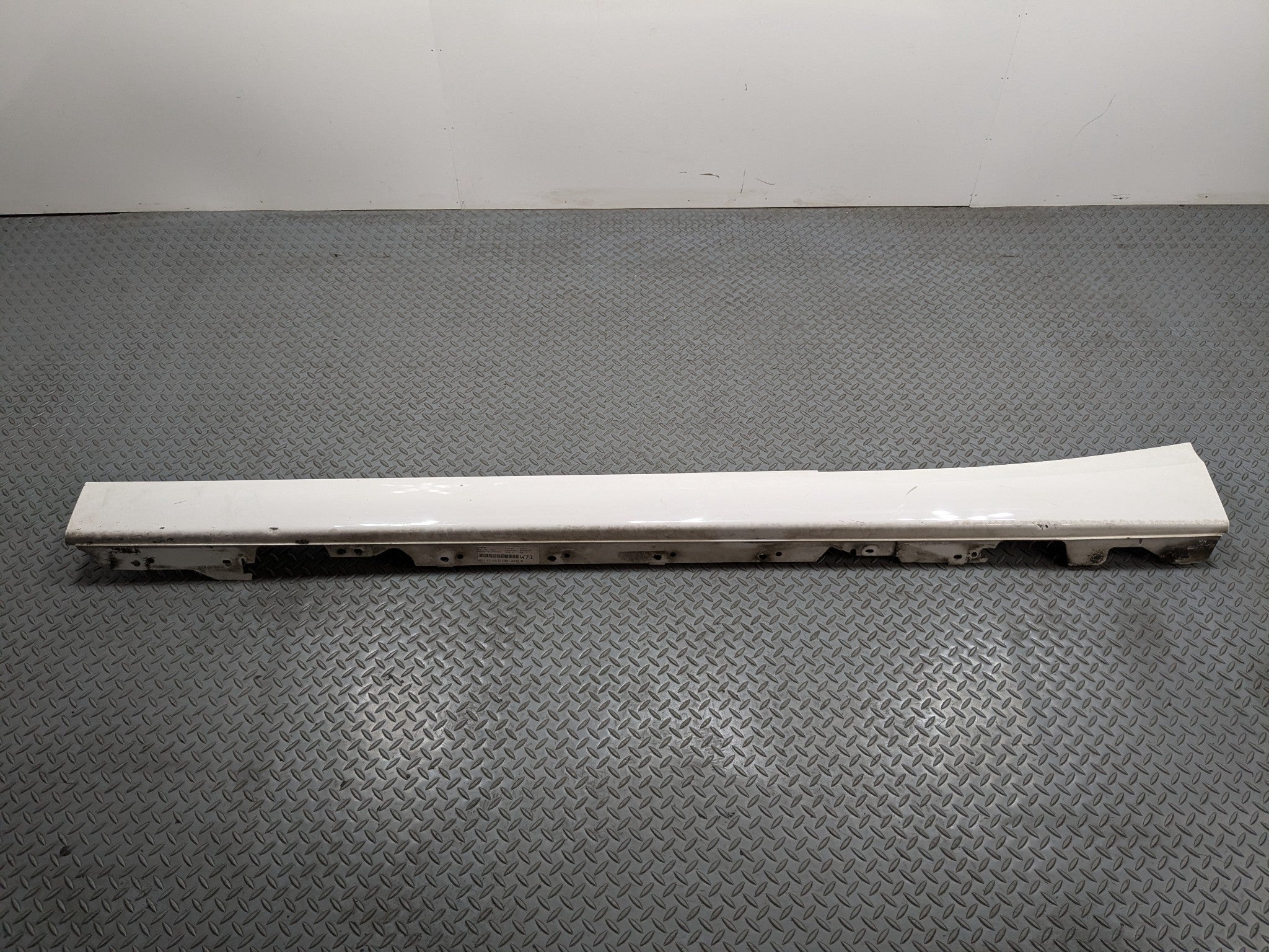 2014 - 2016 BMW 228I OEM ROCKER MOLDING SKIRT COVER PANEL ALPINE WHITE LEFT SIDE