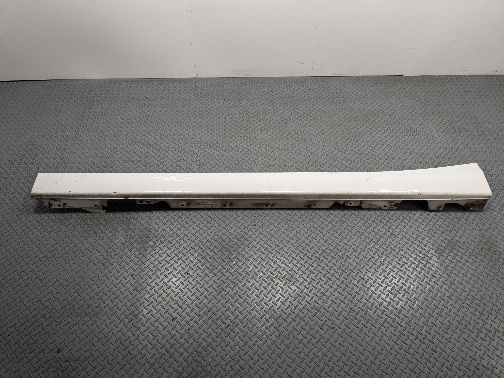 2014 - 2016 BMW 228I OEM ROCKER MOLDING SKIRT COVER PANEL ALPINE WHITE LEFT SIDE