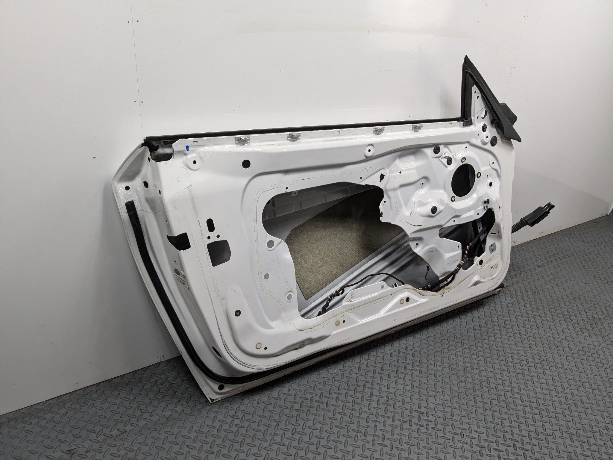 2014 - 2016 BMW 228I OEM DOOR SHELL PANEL ALPINE WHITE FRONT LEFT DRIVER SIDE