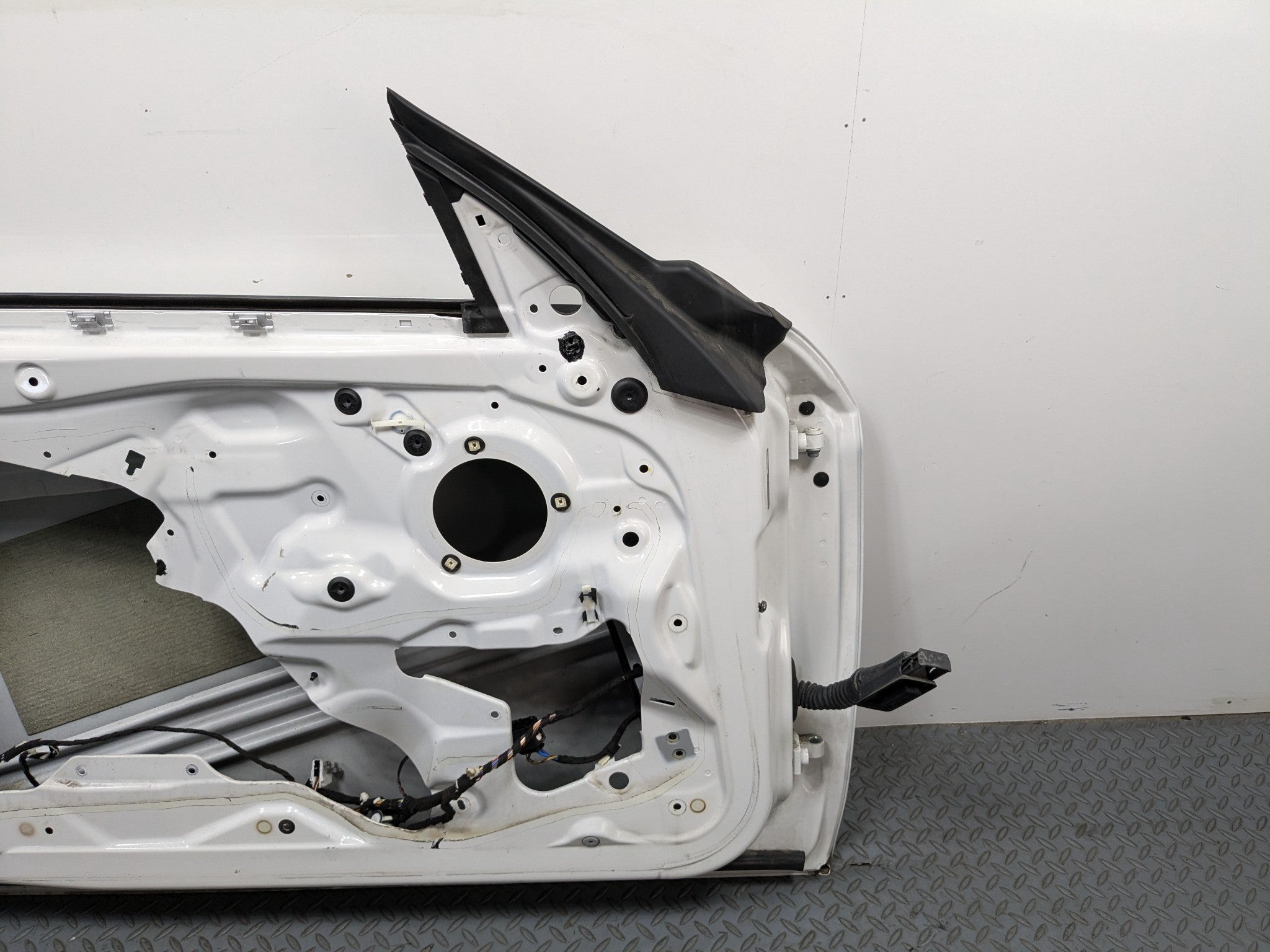 2014 - 2016 BMW 228I OEM DOOR SHELL PANEL ALPINE WHITE FRONT LEFT DRIVER SIDE