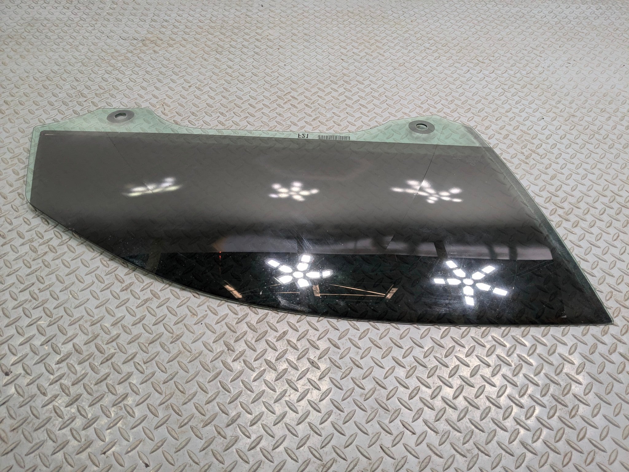 2014 - 2016 BMW 228I OEM DOOR WINDOW GLASS WITH PRIVACY TINT FRONT RIGHT SIDE