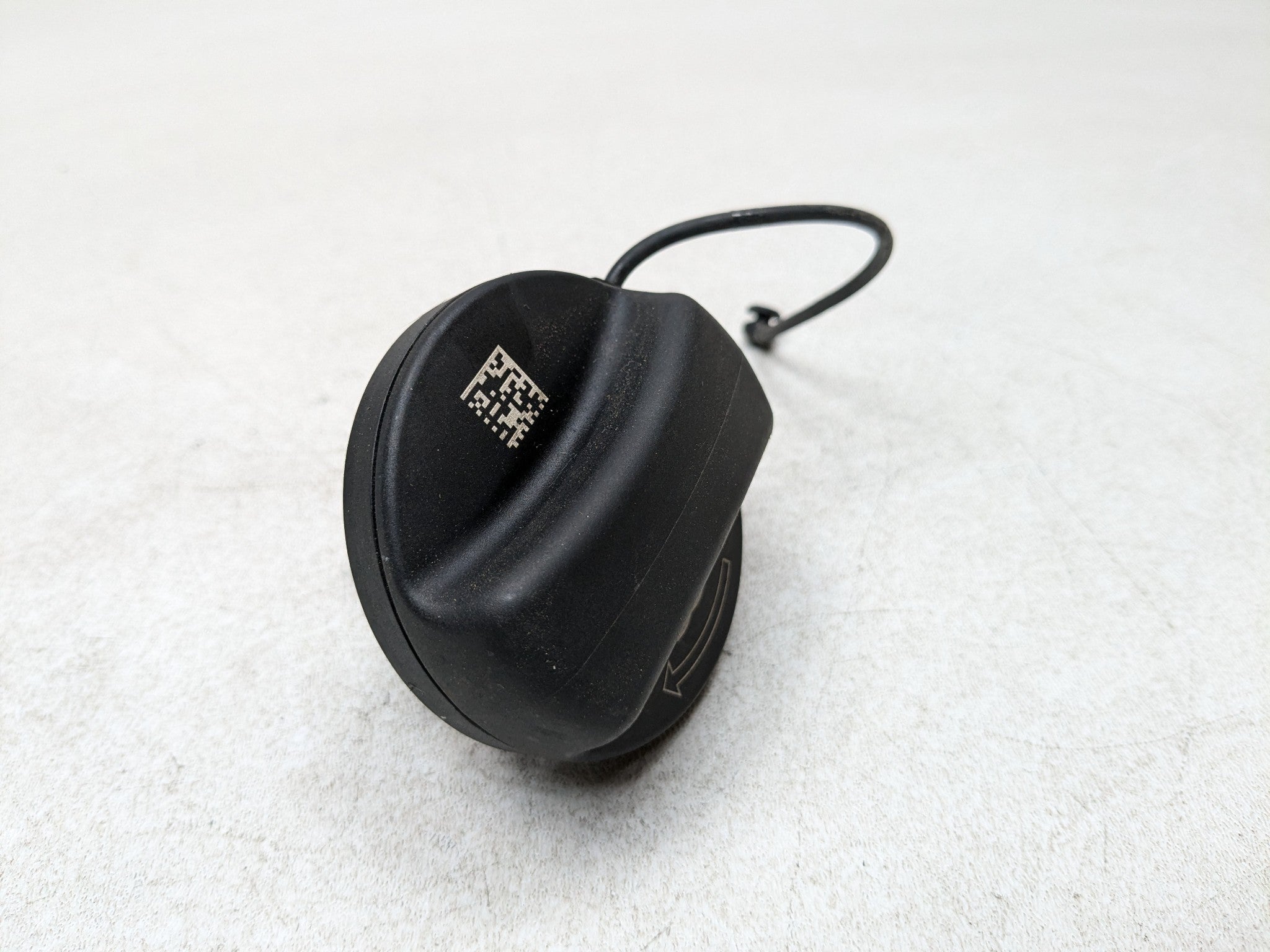 2014 - 2016 BMW 228I OEM FUEL GAS TANK FILLER CAP ASSEMBLY BLACK