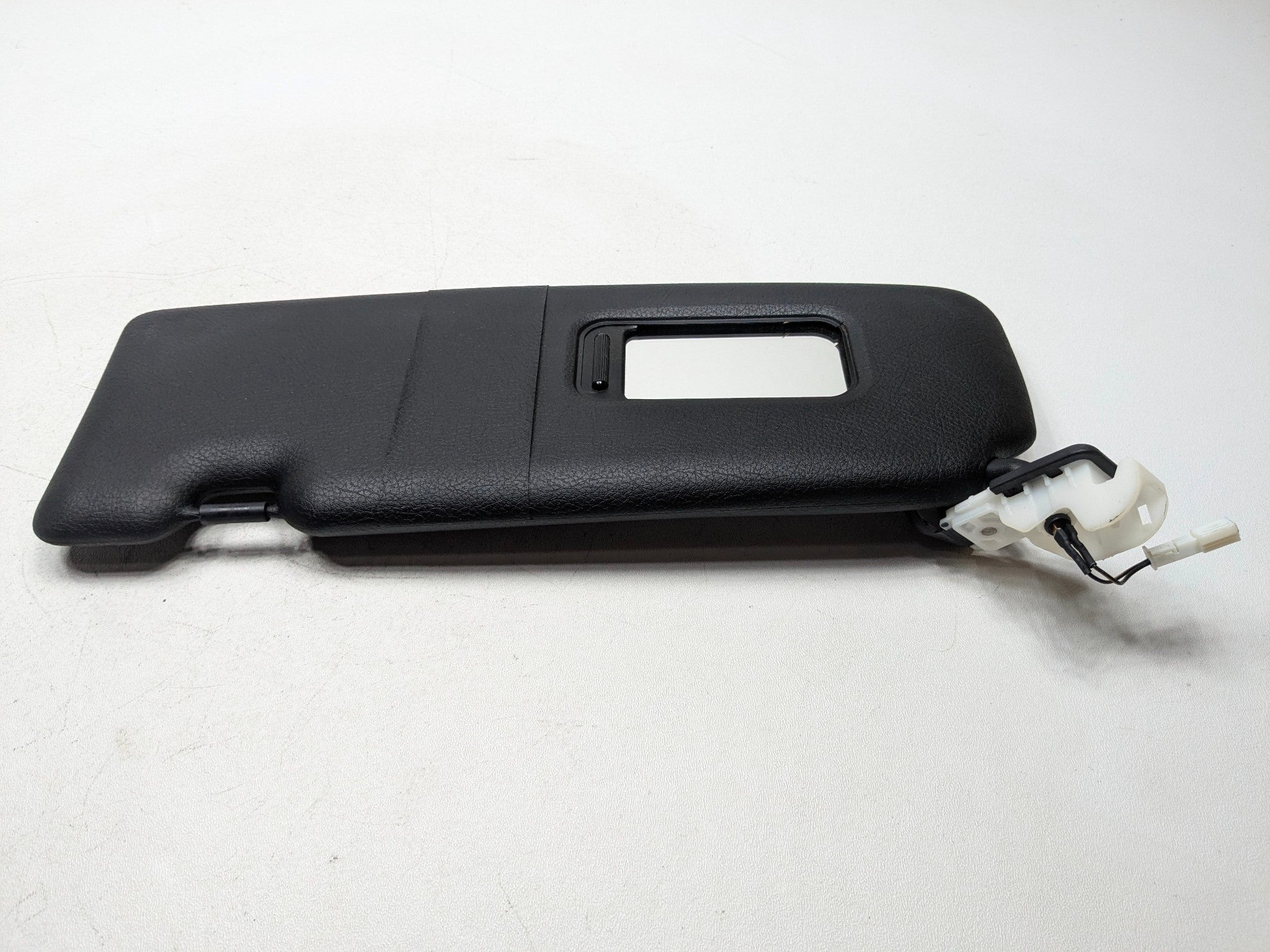 2014 - 2016 BMW 228I OEM SUN VISOR INTERIOR UPPER ROOF FRONT LEFT DRIVER SIDE