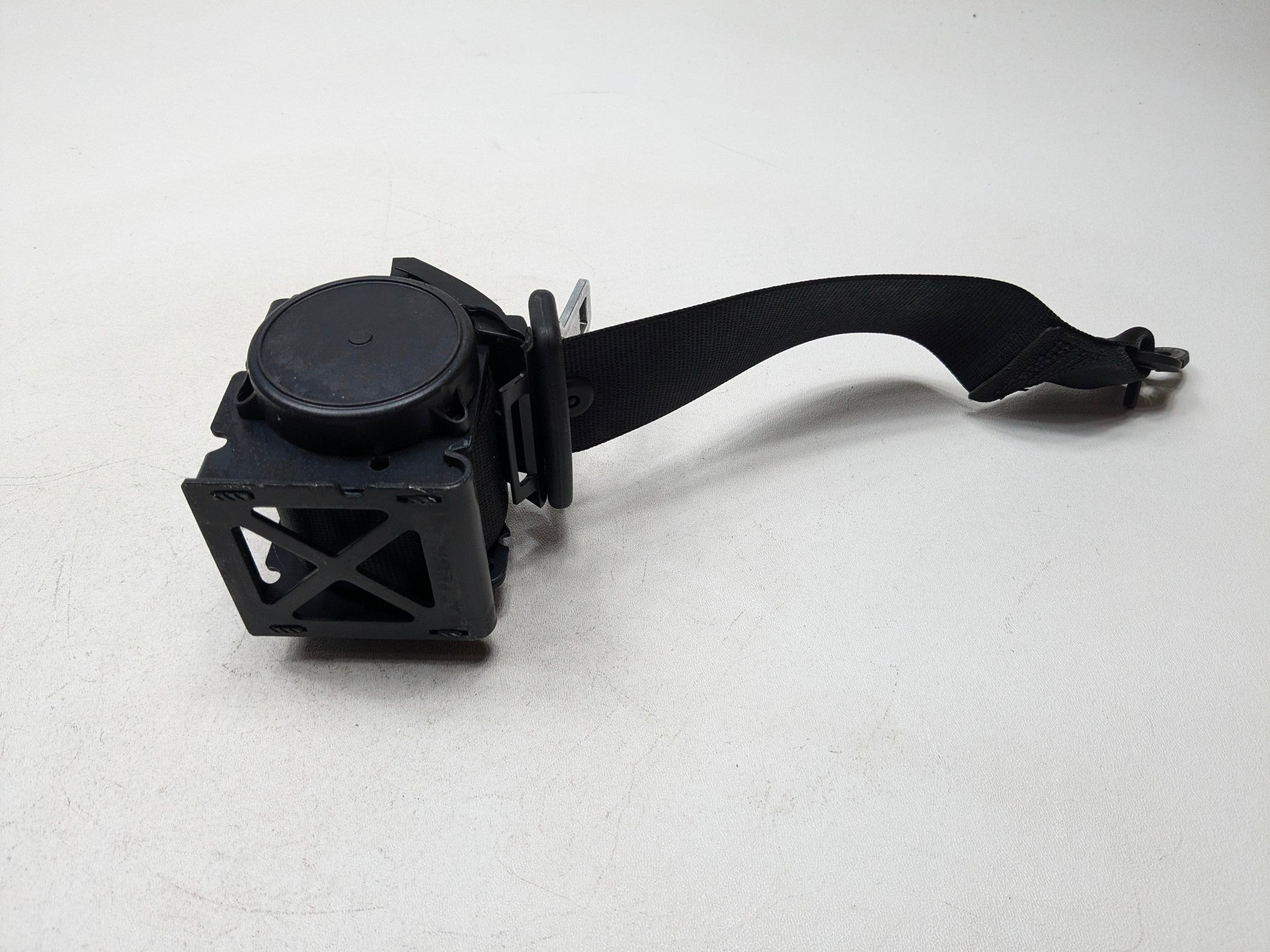 2014 - 2016 BMW 228I OEM SEAT BELT RETRACTOR FRONT LEFT DRIVER SIDE