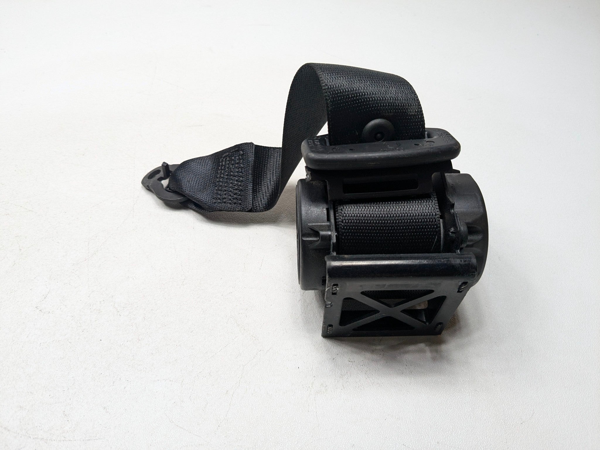 2014 - 2016 BMW 228I OEM SEAT BELT RETRACTOR FRONT LEFT DRIVER SIDE