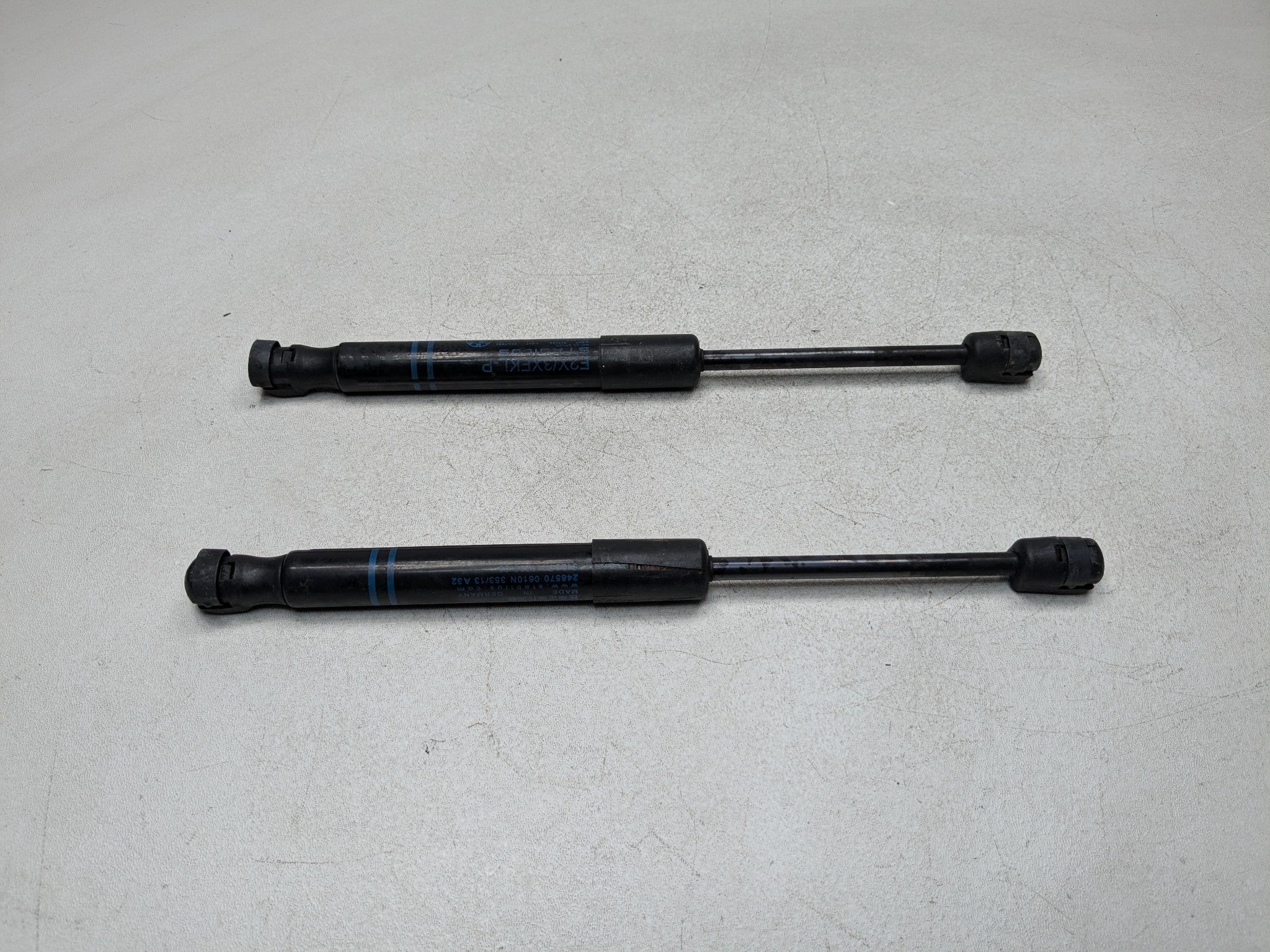 2014 - 2016 BMW 228I OEM HOOD LIFT SUPPORT STRUT SHOCK FRONT SET