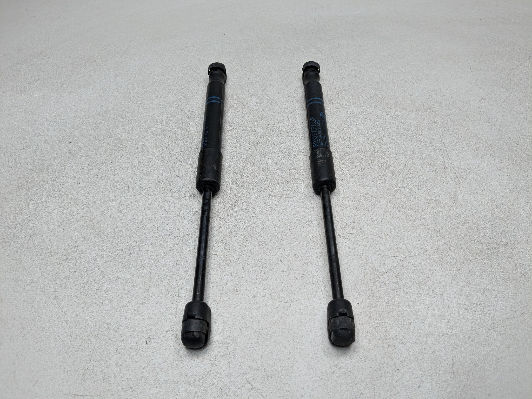 2014 - 2016 BMW 228I OEM HOOD LIFT SUPPORT STRUT SHOCK FRONT SET