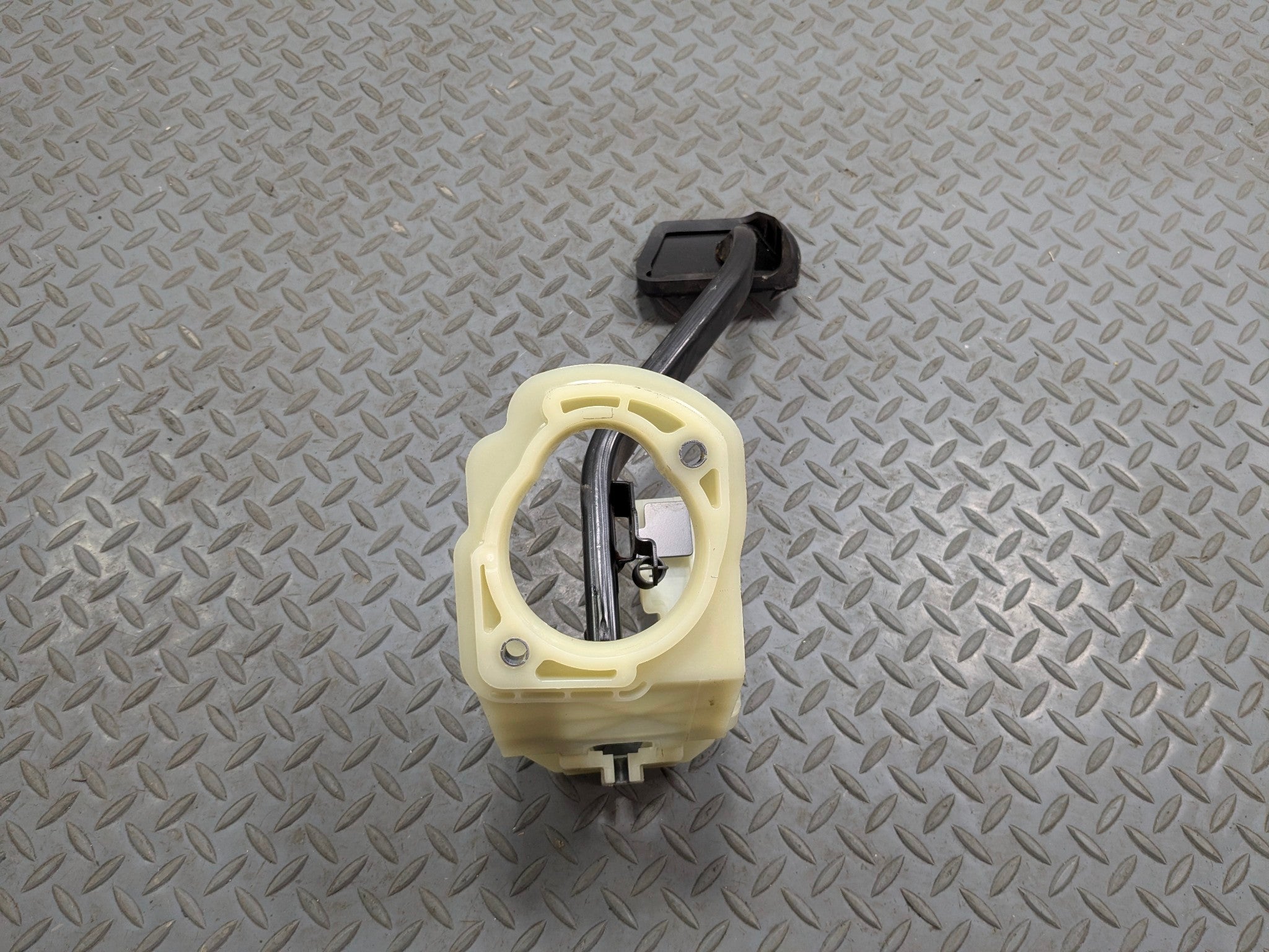 2014 - 2016 BMW 228I OEM BRAKE STOP PEDAL WITH SUPPORT MOUNT BRACKET