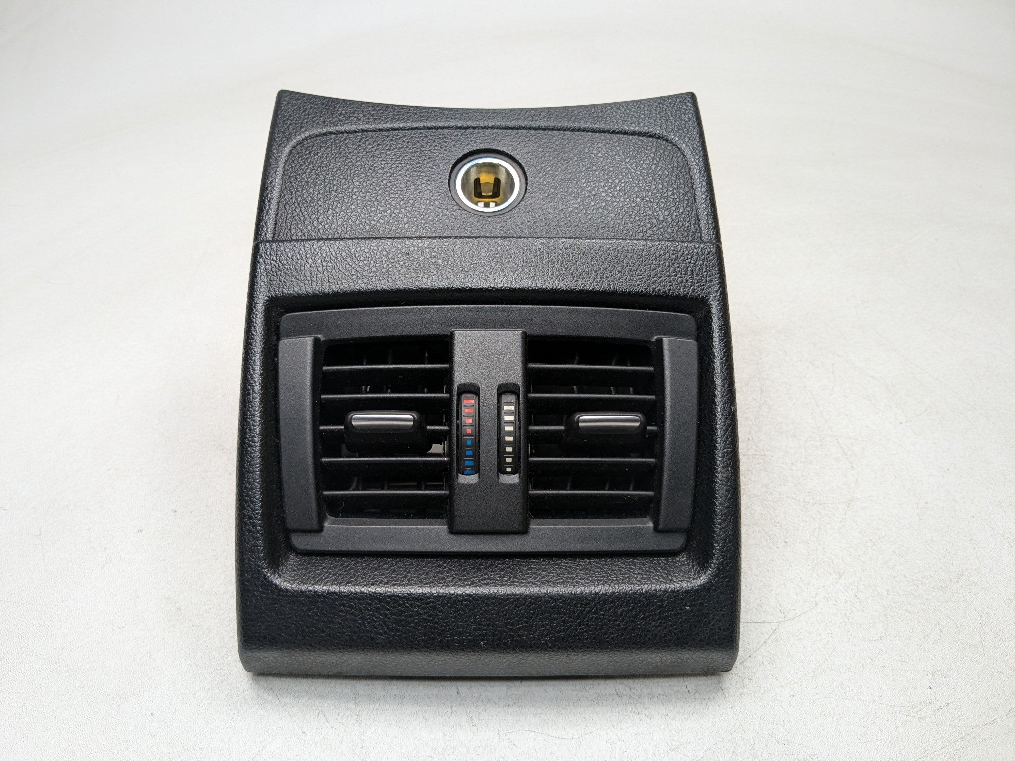 2014 - 2016 BMW 228I OEM AIR CONDITIONING HEATER VENTS REAR CENTER CONSOLE