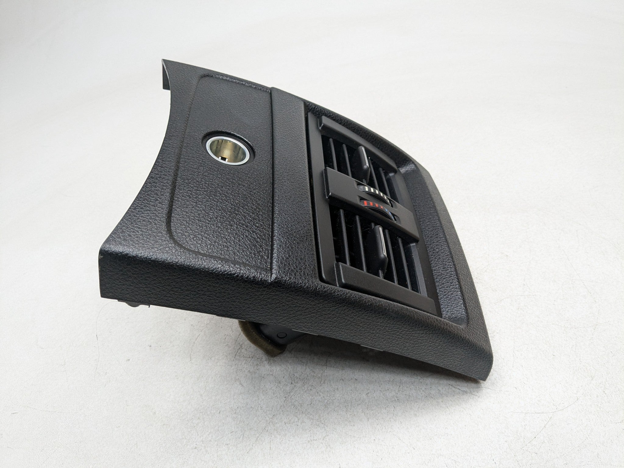 2014 - 2016 BMW 228I OEM AIR CONDITIONING HEATER VENTS REAR CENTER CONSOLE