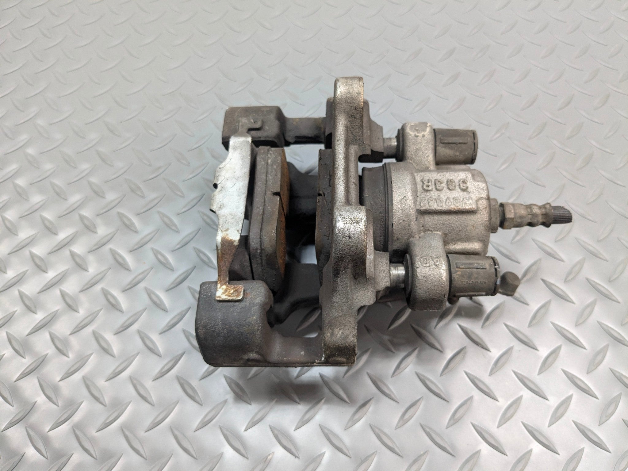 2014 - 2016 BMW 228I OEM BRAKE CALIPER ASSEMBLY REAR RIGHT PASSENGER SIDE