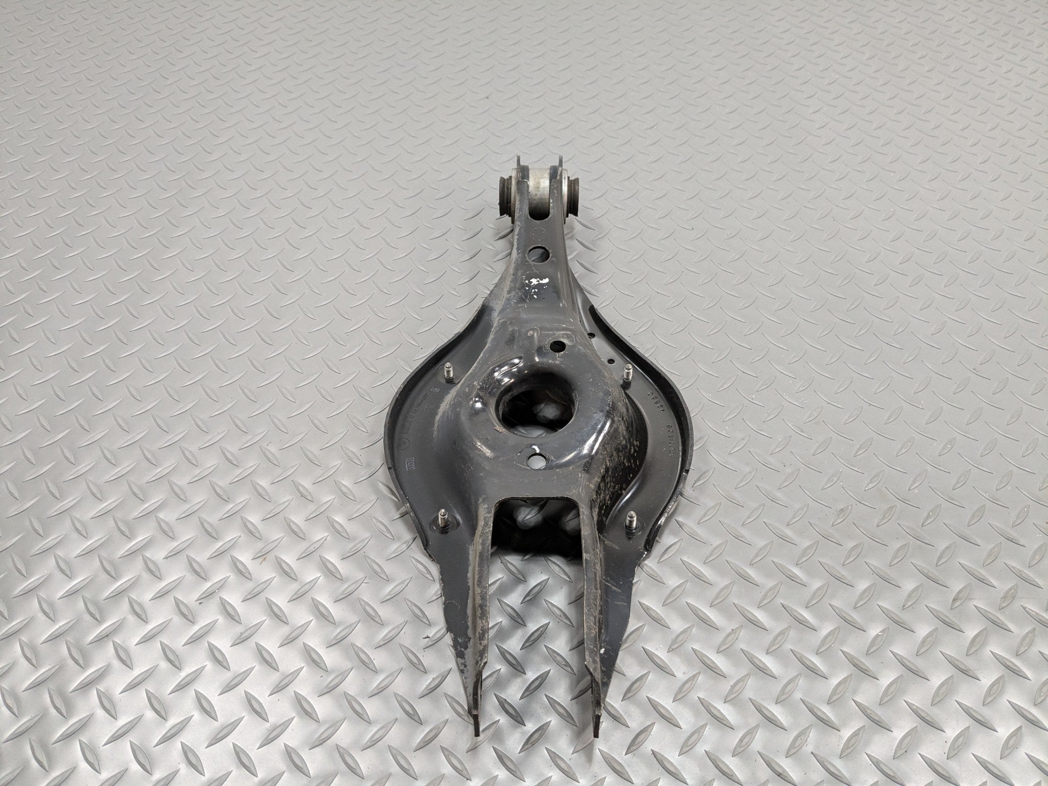 2014 - 2016 BMW 228I OEM CONTROL ARM SPRING PERCH LOWER REAR LEFT DRIVER SIDE