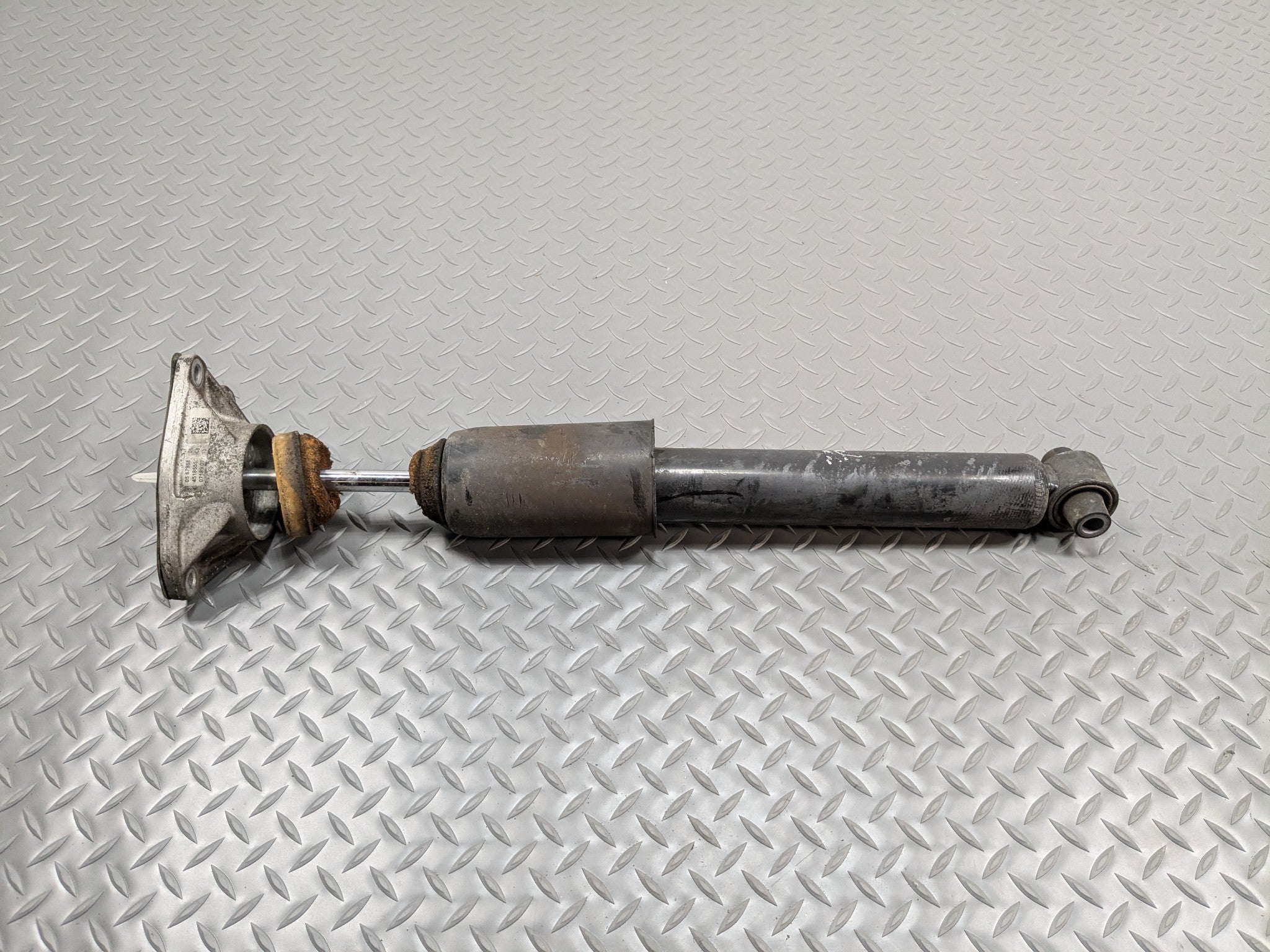 2014 - 2016 BMW 228I OEM SHOCK ABSORBER STRUT REAR RIGHT PASSENGER SIDE