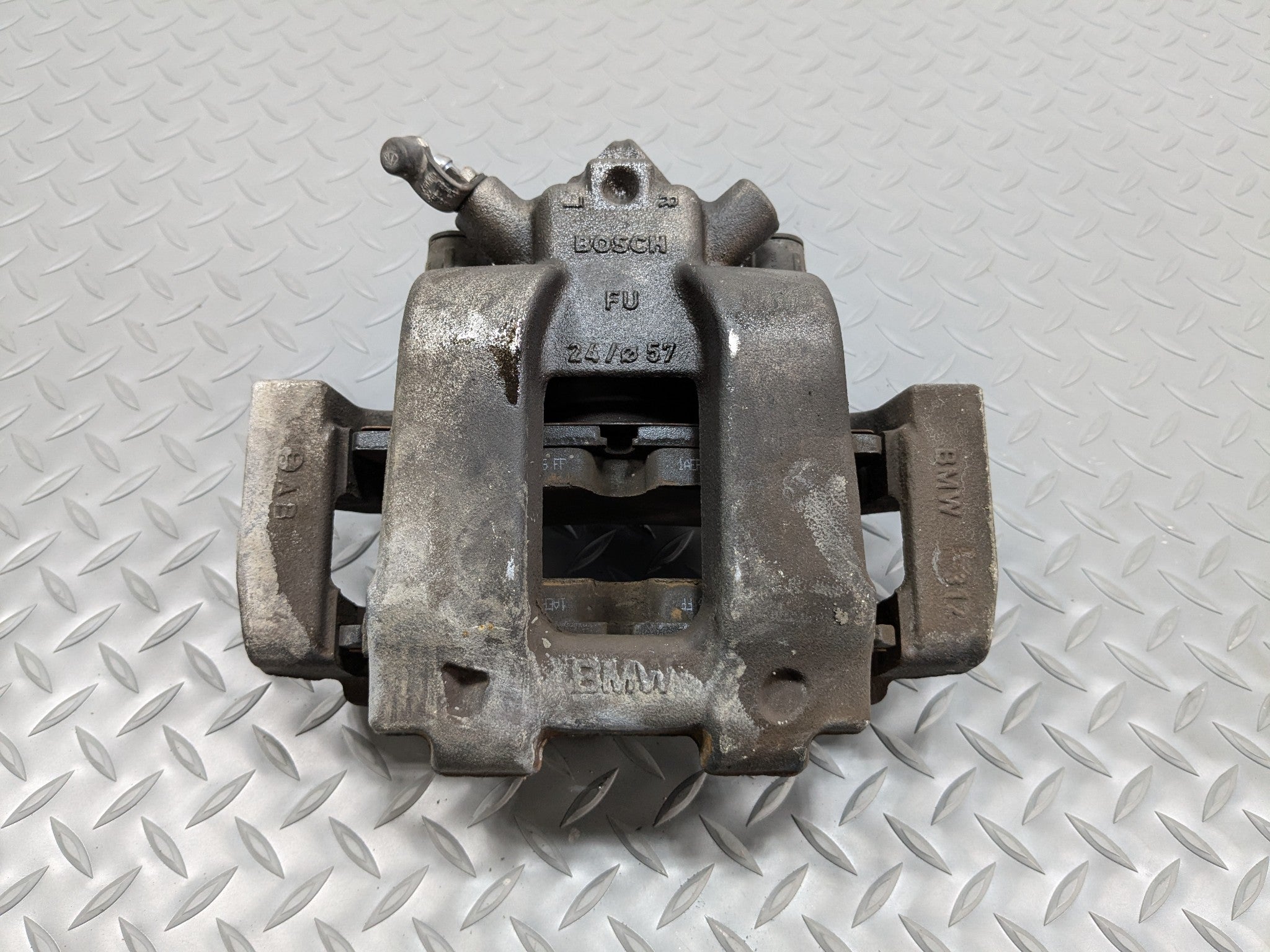 2014 - 2016 BMW 228I OEM BRAKE CALIPER ASSEMBLY FRONT LEFT DRIVER SIDE