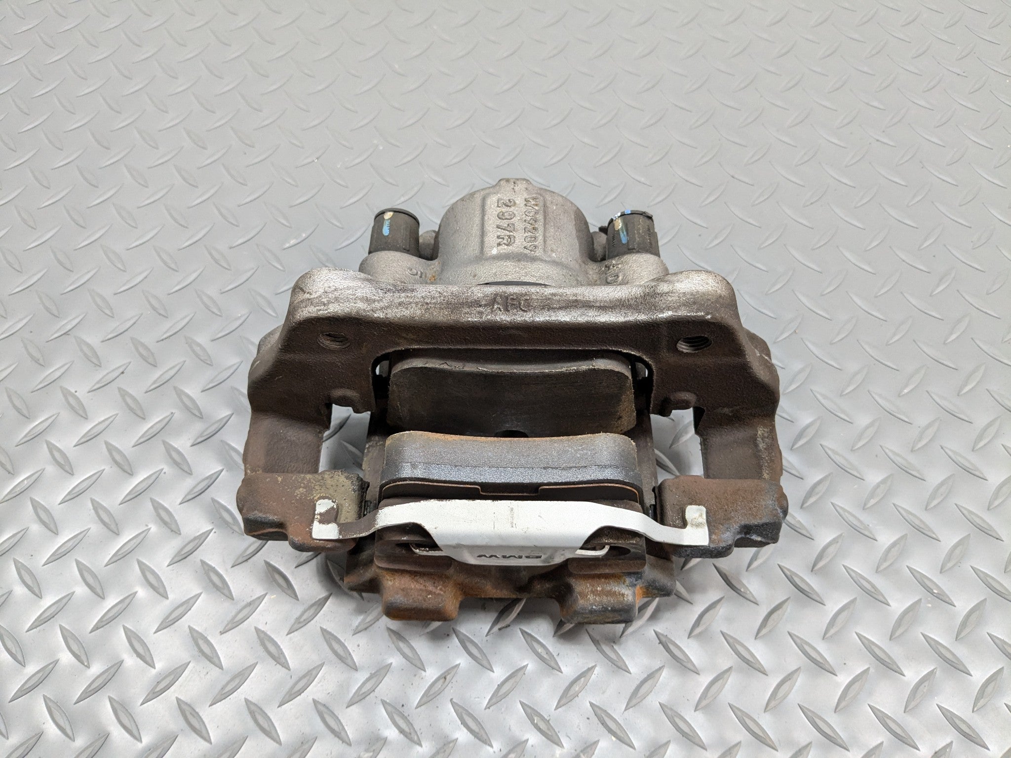 2014 - 2016 BMW 228I OEM BRAKE CALIPER ASSEMBLY FRONT LEFT DRIVER SIDE