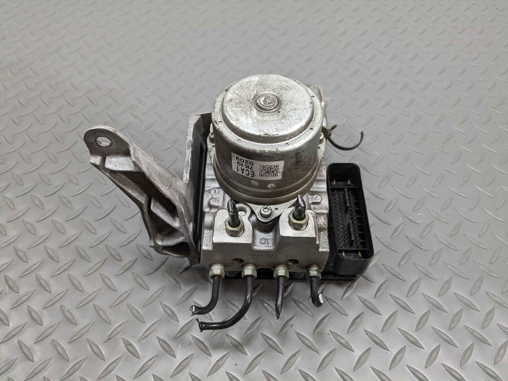 2004 - 2008 ACURA TSX OEM ANTI LOCK BRAKE PUMP MODULE ASSEMBLY