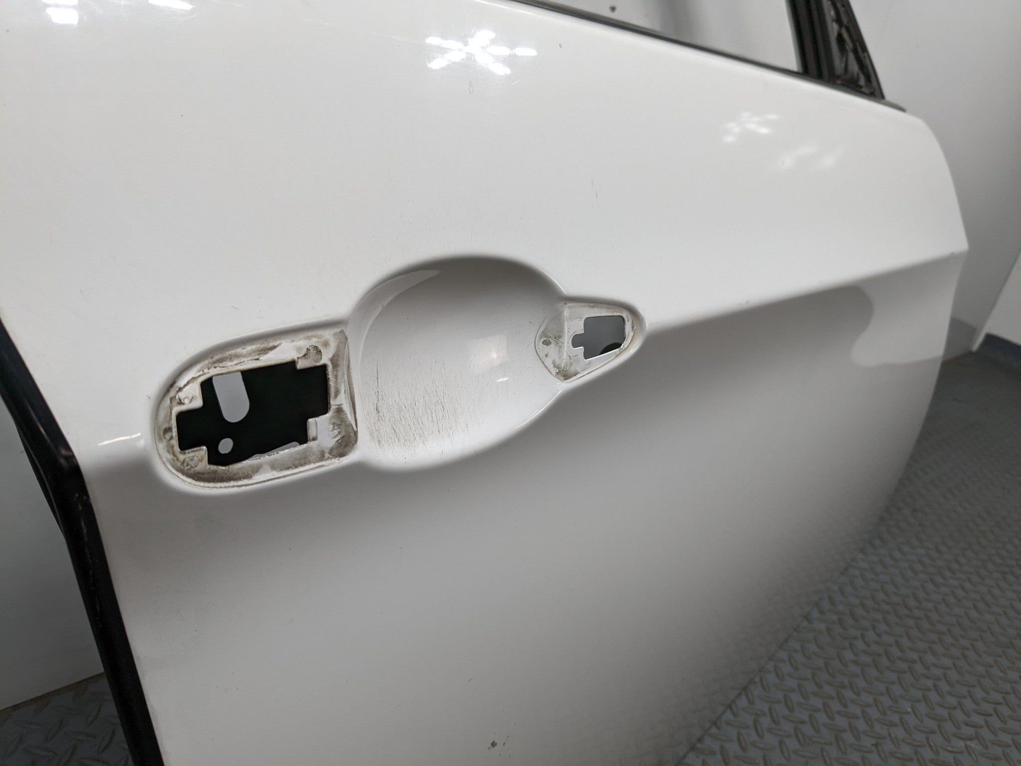 07 - 08 BMW 328I OEM DOOR SHELL PANEL ALPINE WHITE FRONT RIGHT PASSENGER SIDE