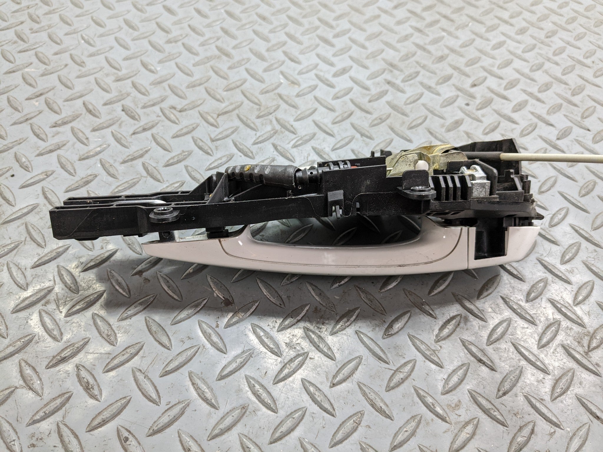 07 - 08 BMW 328I OEM EXTERIOR DOOR HANDLE ASSEMBLY FRONT RIGHT PASSENGER SIDE