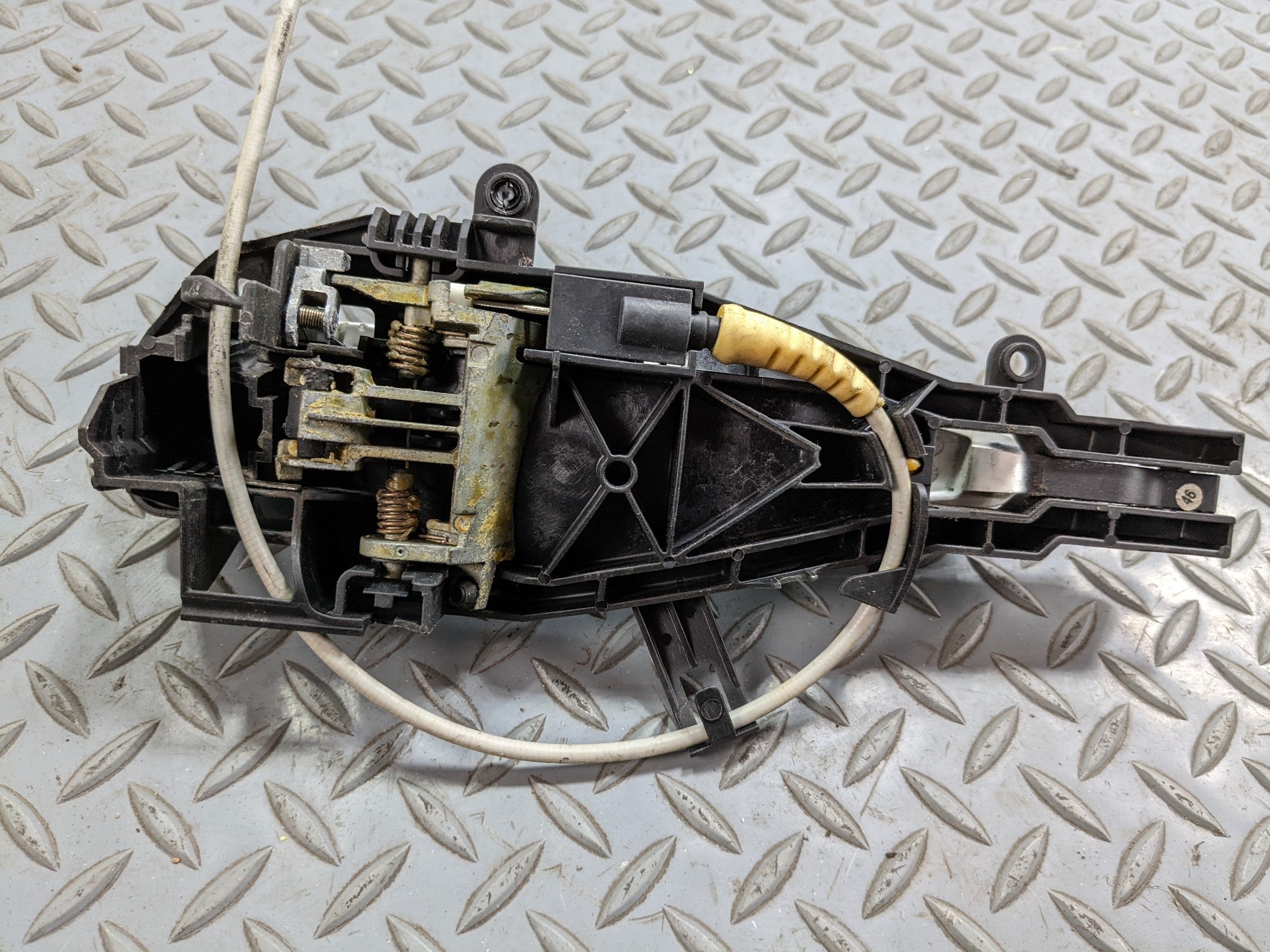 07 - 08 BMW 328I OEM EXTERIOR DOOR HANDLE ALPINE WHITE REAR RIGHT PASSENGER SIDE