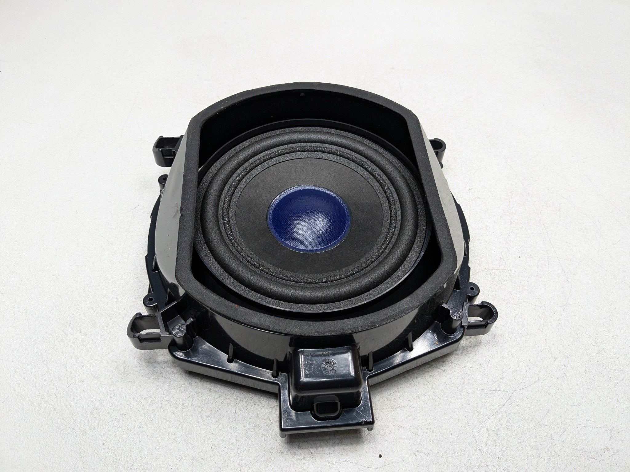 07 - 10 BMW X5 OEM SUBWOOFER SPEAKER AUDIO BASSBOX RIGHT PASSENGER SIDE FLOOR