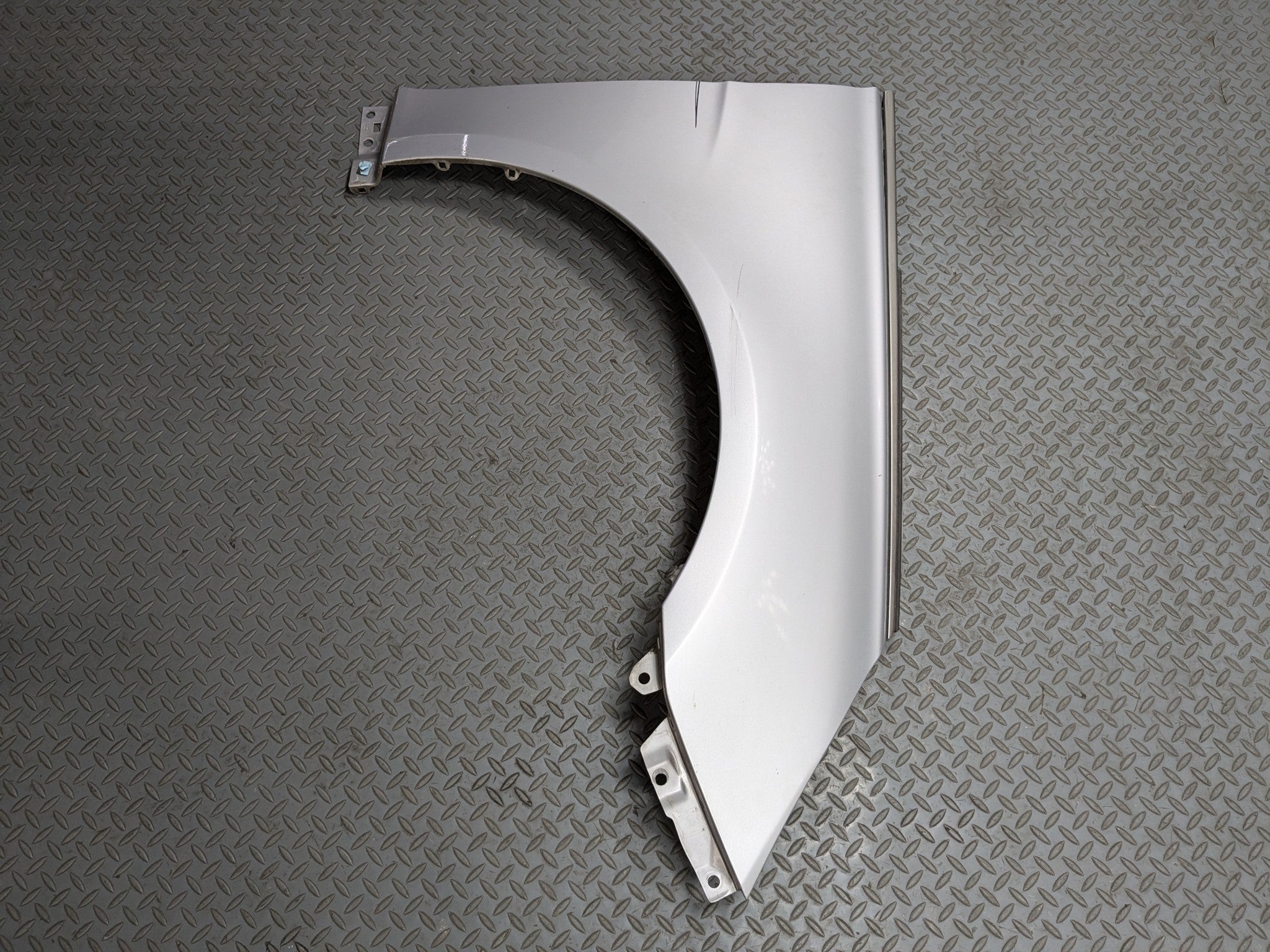 11 - 2013 HYUNDAI SONATA OEM FENDER COVER PANEL RADIANT SILVER FRONT RIGHT SIDE