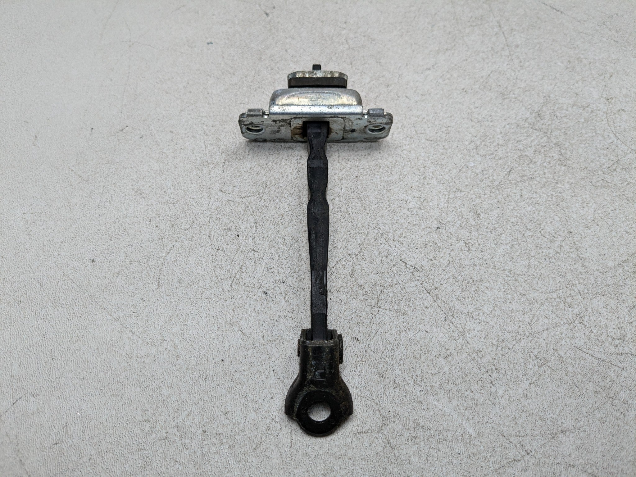 11 - 13 HYUNDAI SONATA OEM DOOR STOPPER CHECK STRAP FRONT RIGHT PASSENGER SIDE