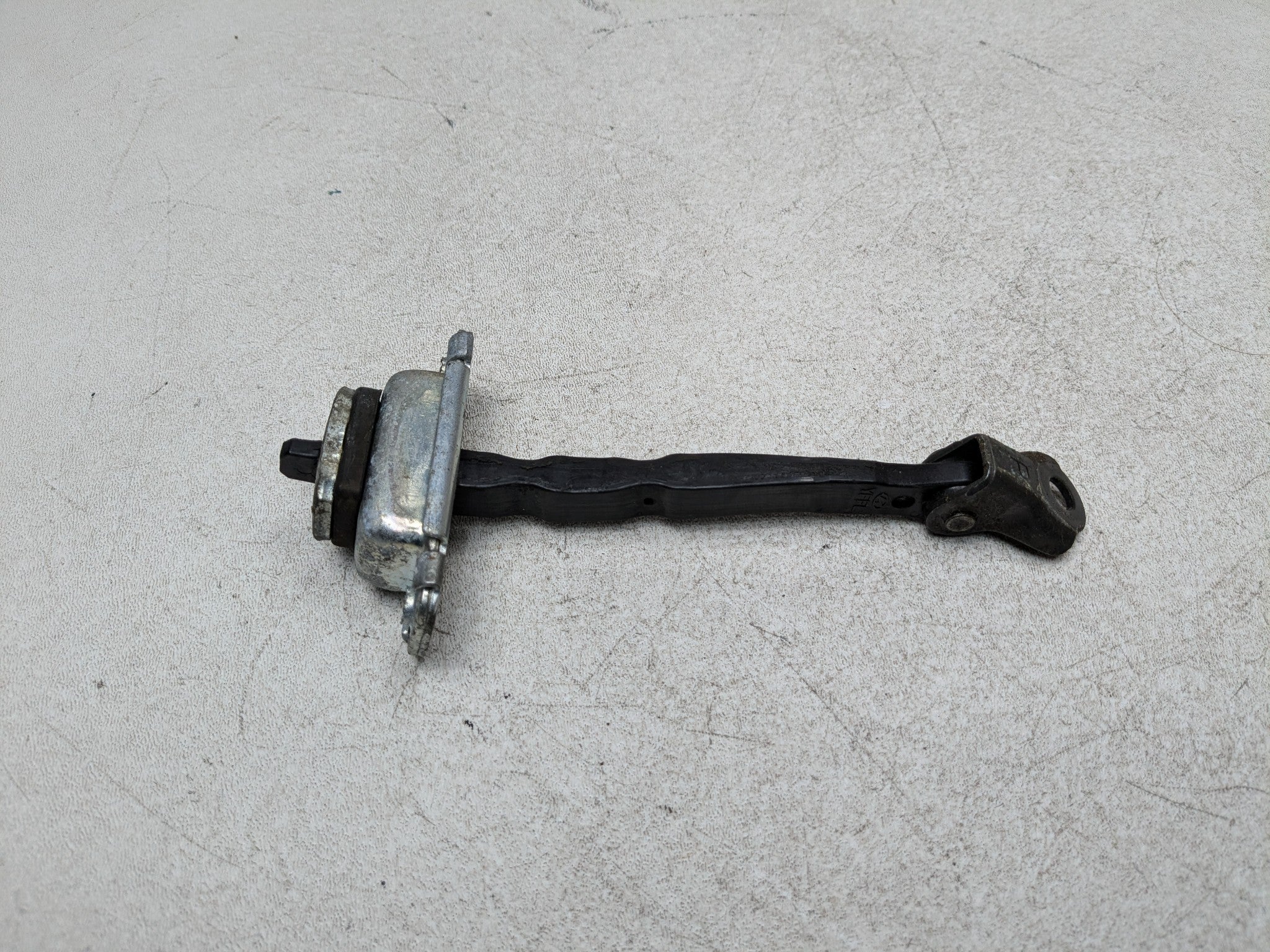11 - 13 HYUNDAI SONATA OEM DOOR STOPPER CHECK STRAP FRONT RIGHT PASSENGER SIDE