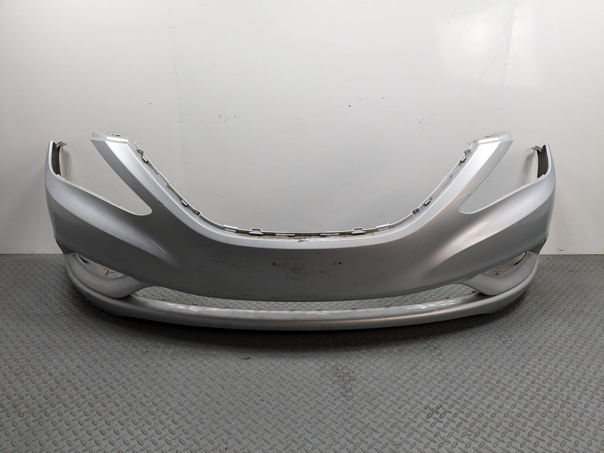 2011 - 2013 HYUNDAI SONATA OEM FRONT BUMPER COVER PANEL ASSEMBLY RADIANT SILVER