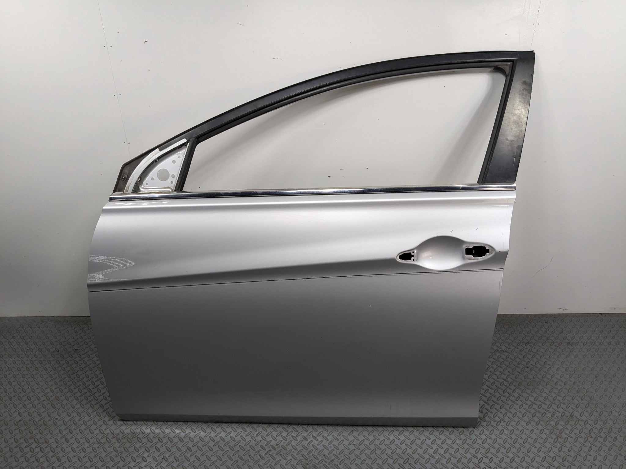 11-13 HYUNDAI SONATA OEM DOOR SHELL PANEL RADIANT SILVER FRONT LEFT DRIVER SIDE