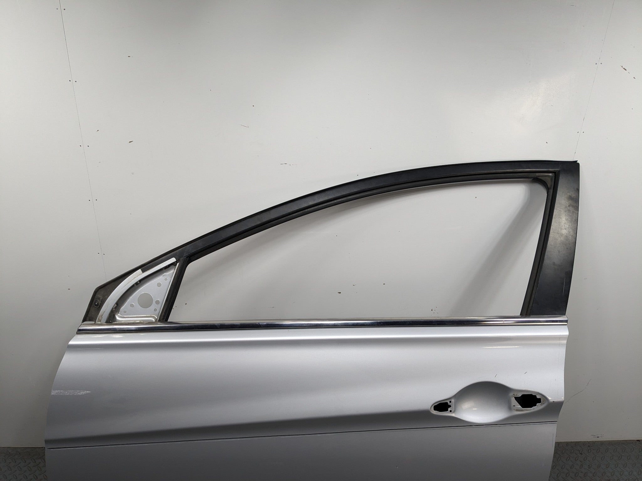 11-13 HYUNDAI SONATA OEM DOOR SHELL PANEL RADIANT SILVER FRONT LEFT DRIVER SIDE