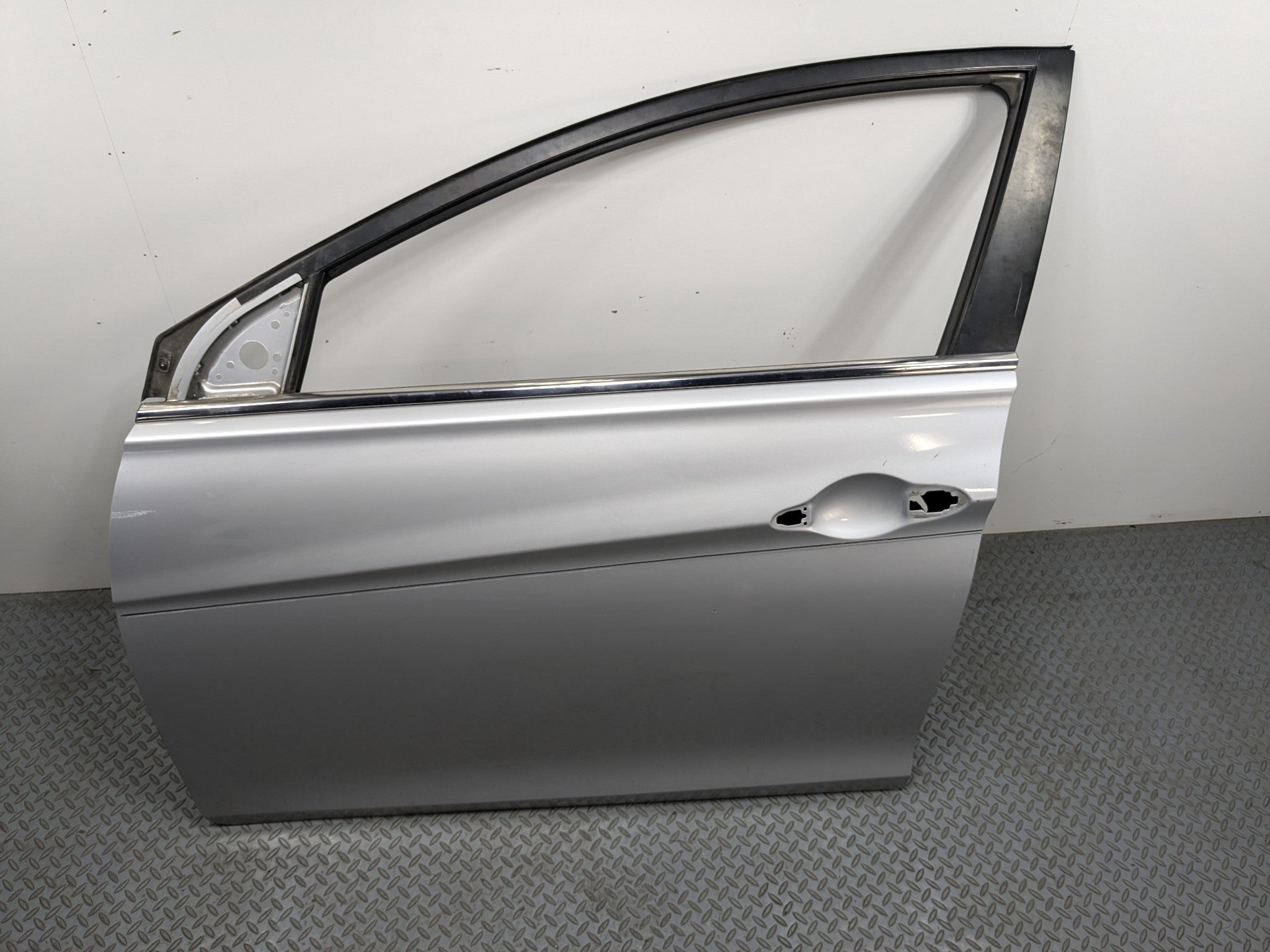 11-13 HYUNDAI SONATA OEM DOOR SHELL PANEL RADIANT SILVER FRONT LEFT DRIVER SIDE