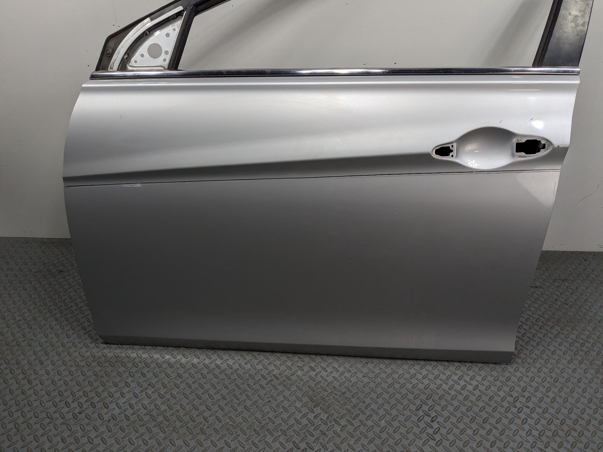 11-13 HYUNDAI SONATA OEM DOOR SHELL PANEL RADIANT SILVER FRONT LEFT DRIVER SIDE
