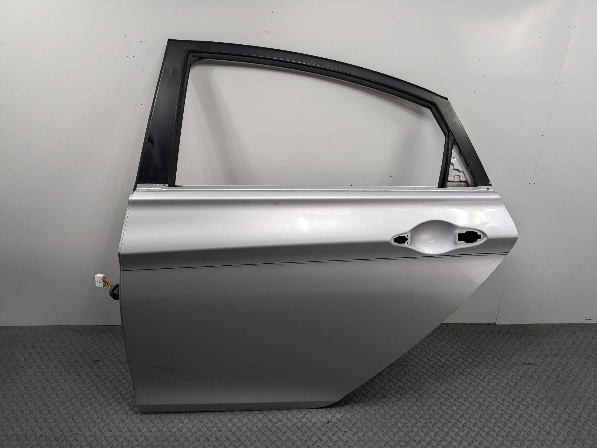 11-13 HYUNDAI SONATA OEM DOOR SHELL PANEL RADIANT SILVER REAR LEFT DRIVER SIDE
