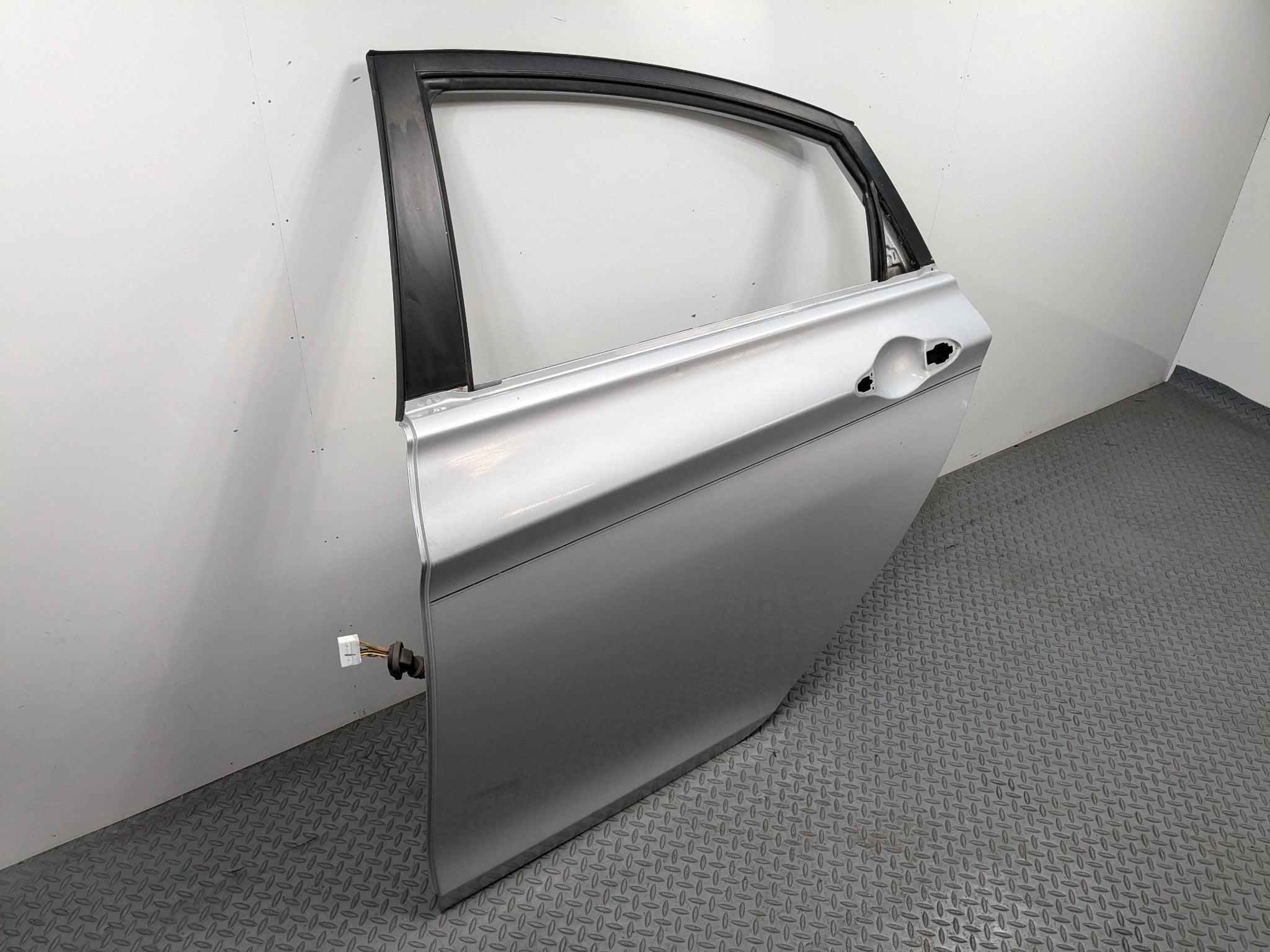 11-13 HYUNDAI SONATA OEM DOOR SHELL PANEL RADIANT SILVER REAR LEFT DRIVER SIDE