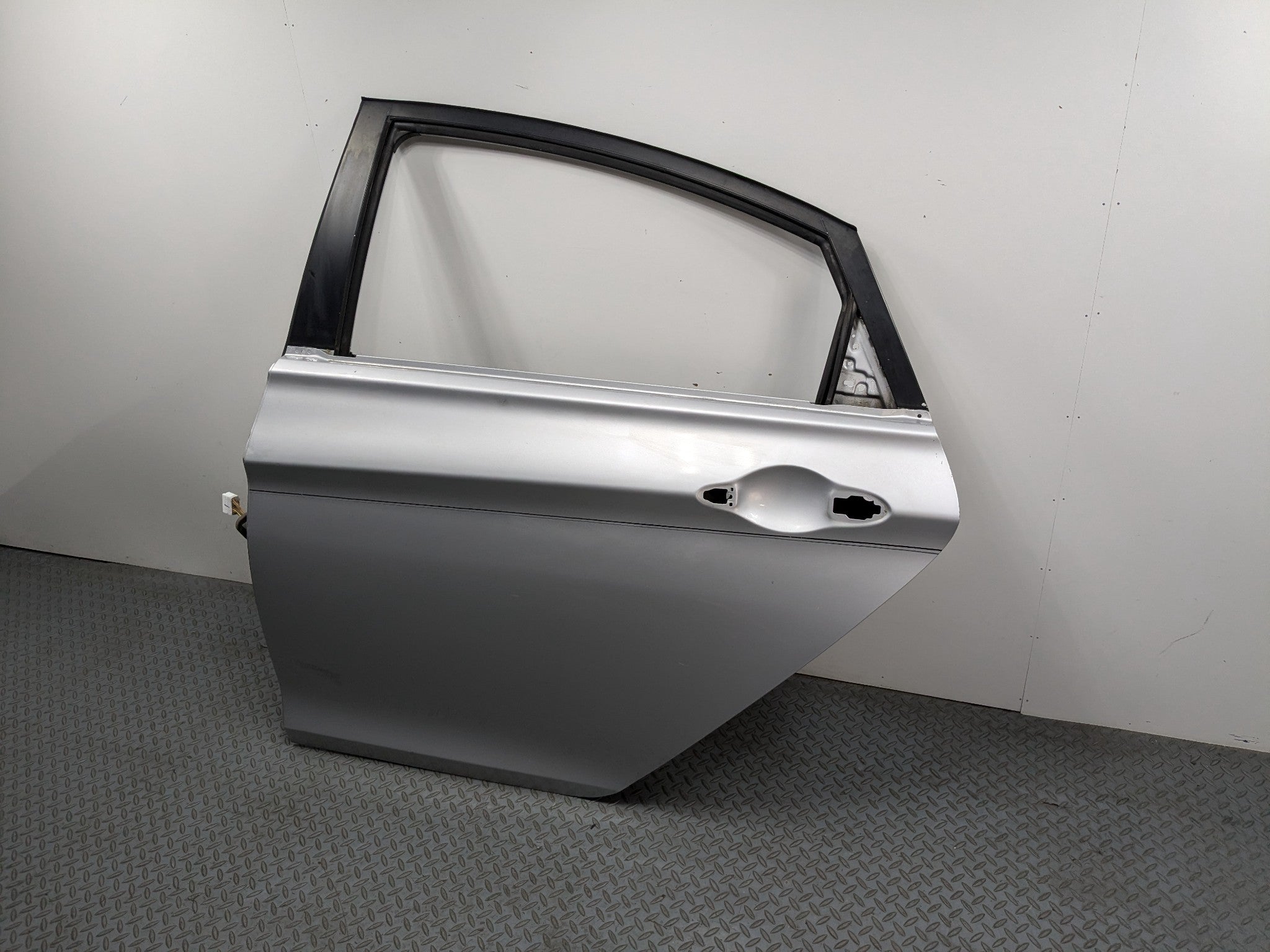 11-13 HYUNDAI SONATA OEM DOOR SHELL PANEL RADIANT SILVER REAR LEFT DRIVER SIDE