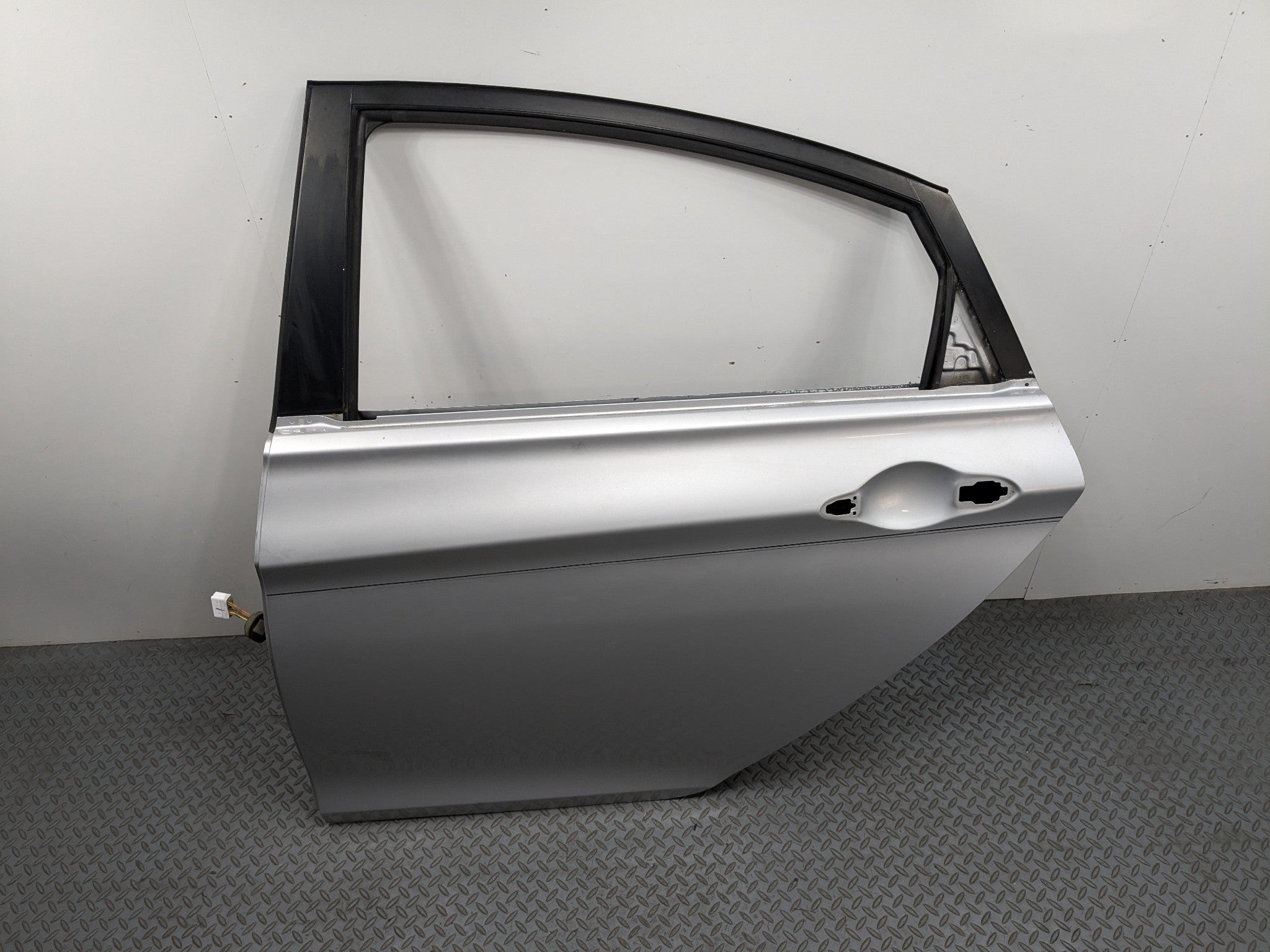 11-13 HYUNDAI SONATA OEM DOOR SHELL PANEL RADIANT SILVER REAR LEFT DRIVER SIDE