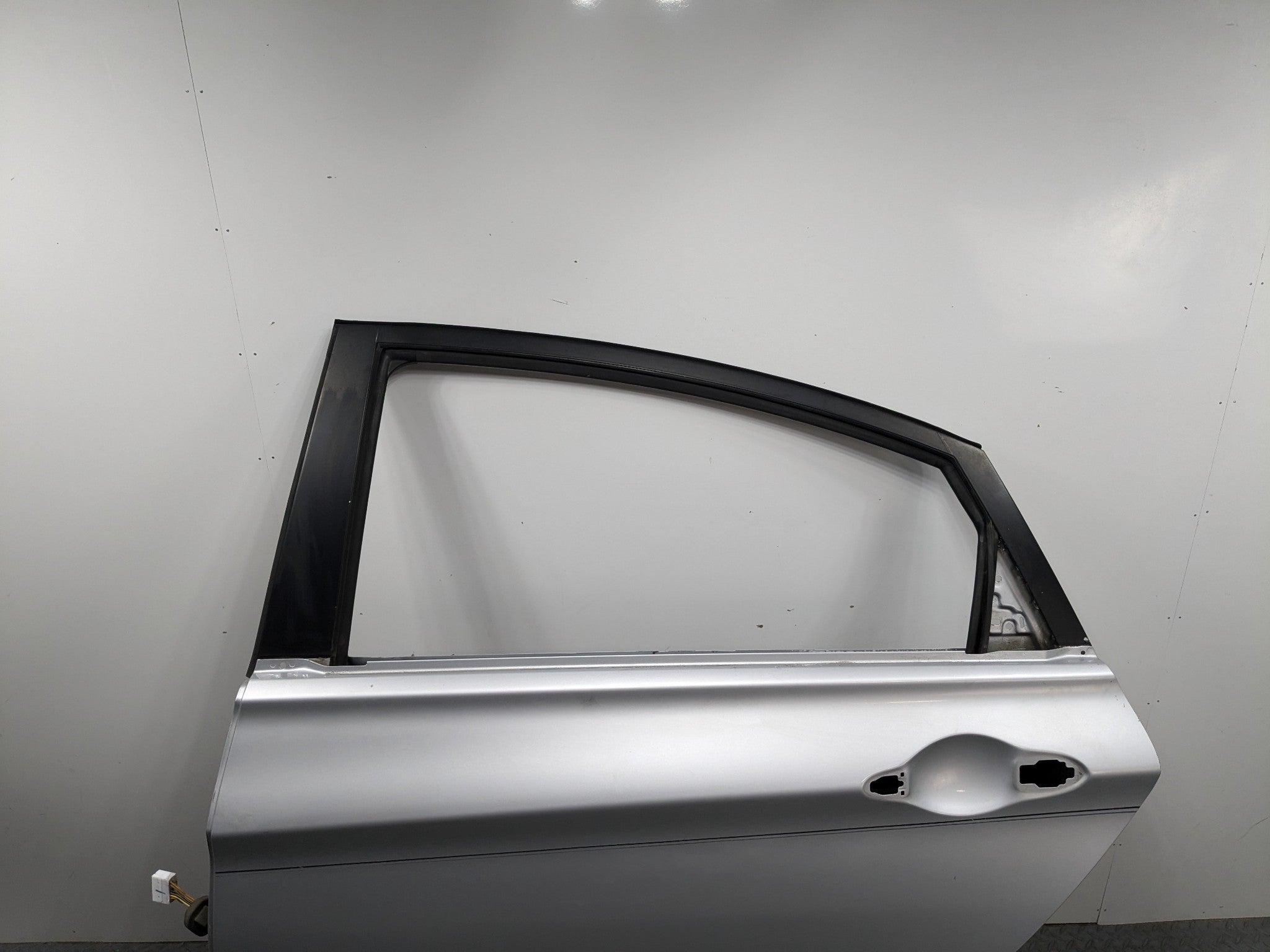 11-13 HYUNDAI SONATA OEM DOOR SHELL PANEL RADIANT SILVER REAR LEFT DRIVER SIDE