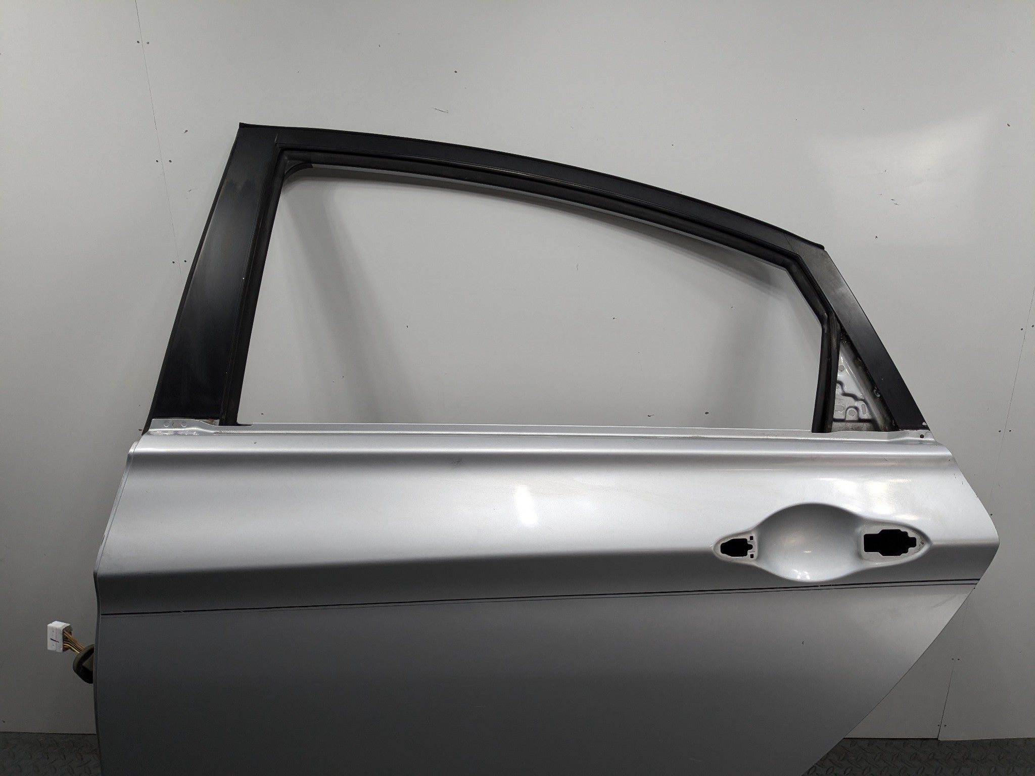 11-13 HYUNDAI SONATA OEM DOOR SHELL PANEL RADIANT SILVER REAR LEFT DRIVER SIDE