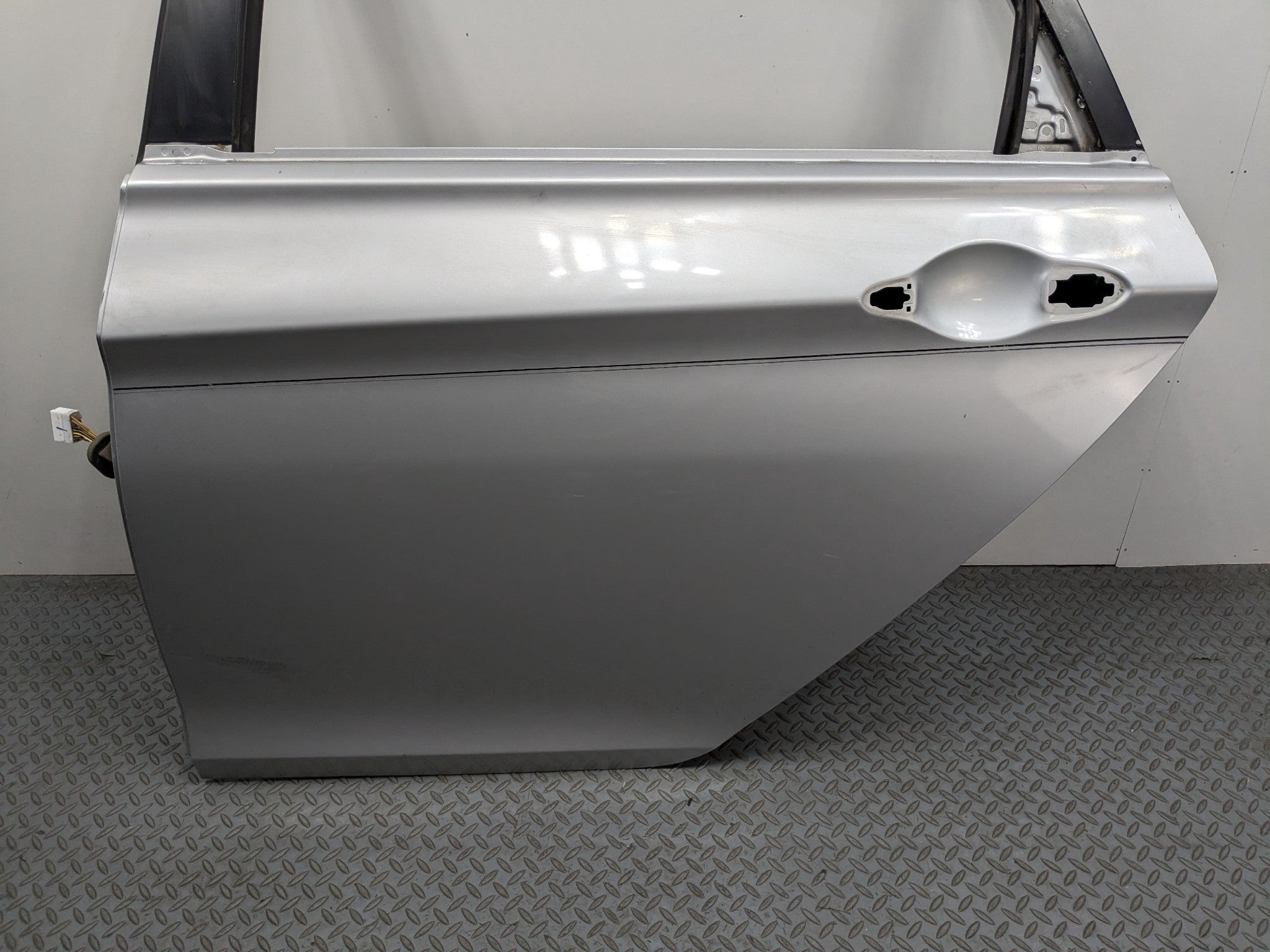 11-13 HYUNDAI SONATA OEM DOOR SHELL PANEL RADIANT SILVER REAR LEFT DRIVER SIDE