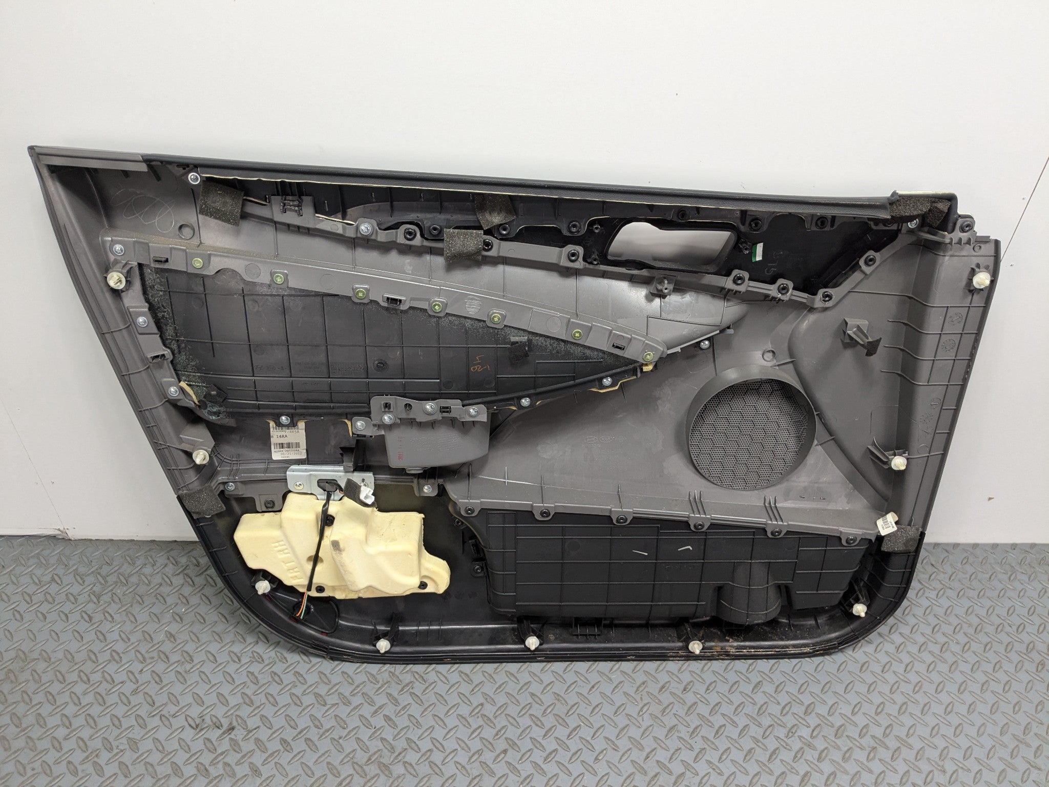 11 - 13 HYUNDAI SONATA OEM INTERIOR DOOR TRIM PANEL FRONT RIGHT PASSENGER SIDE